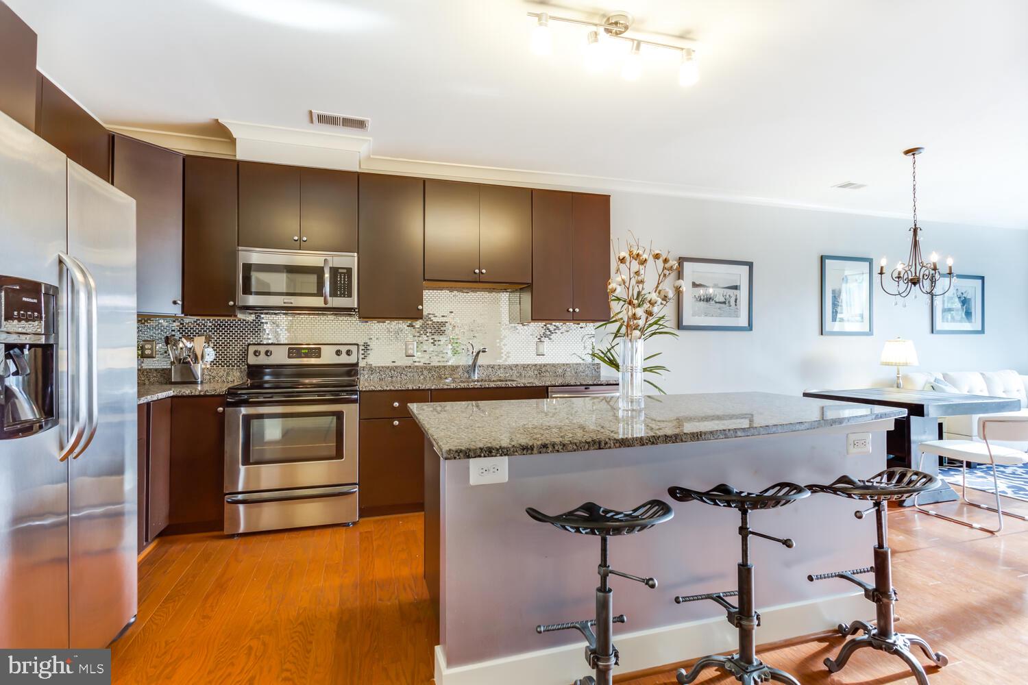 OLD TOWN COMMONS - Residential Lease