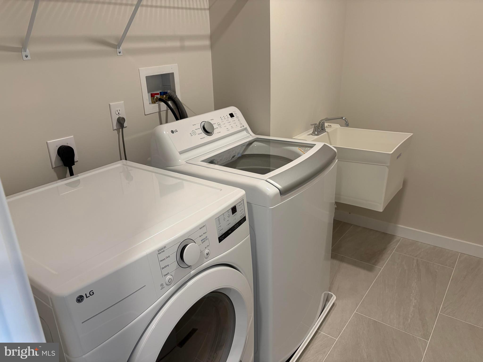 STONEBROOK AT UPPER MERION - Residential Lease