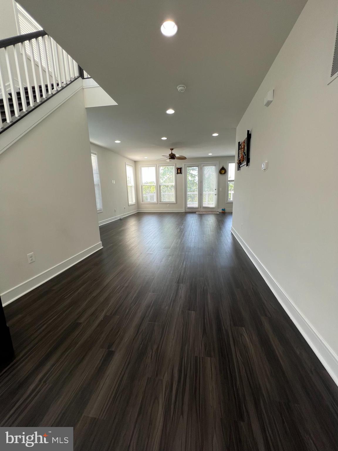 SOUTH RIDING - Residential Lease