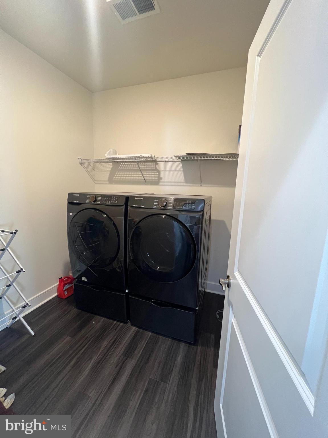 SOUTH RIDING - Residential Lease