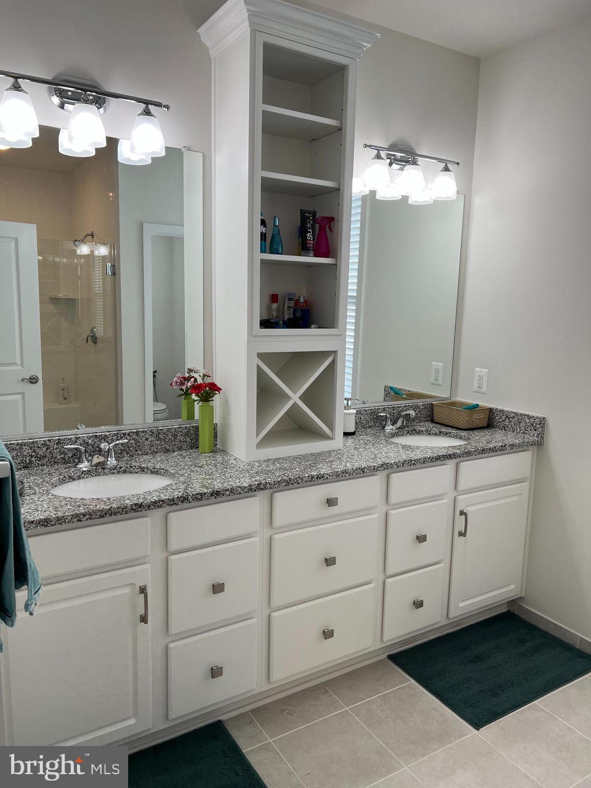 SOUTH RIDING - Residential Lease