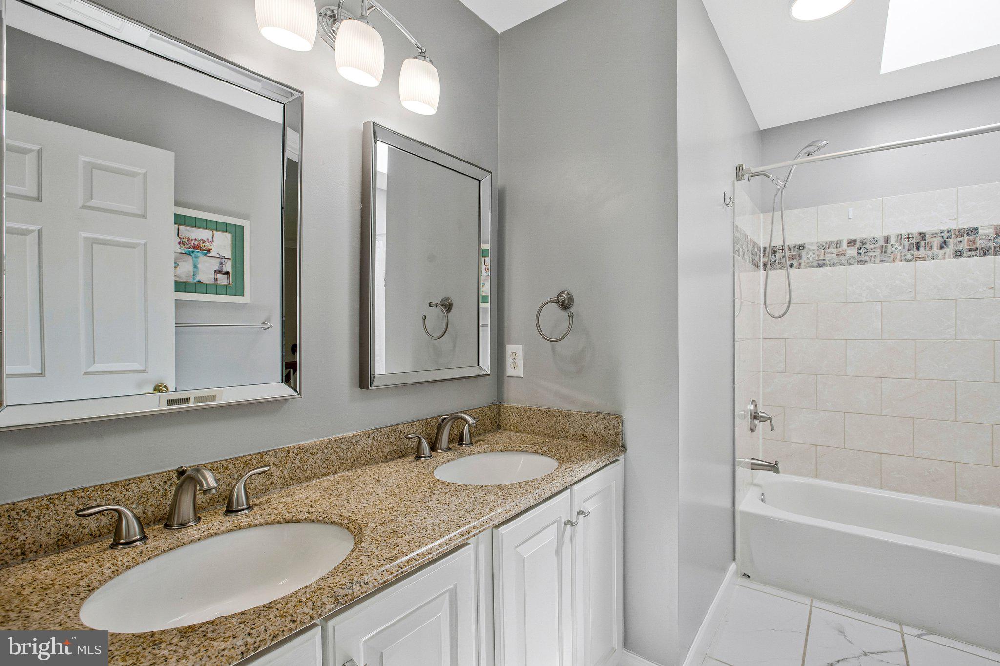JONATHANS DELIGHT - Residential