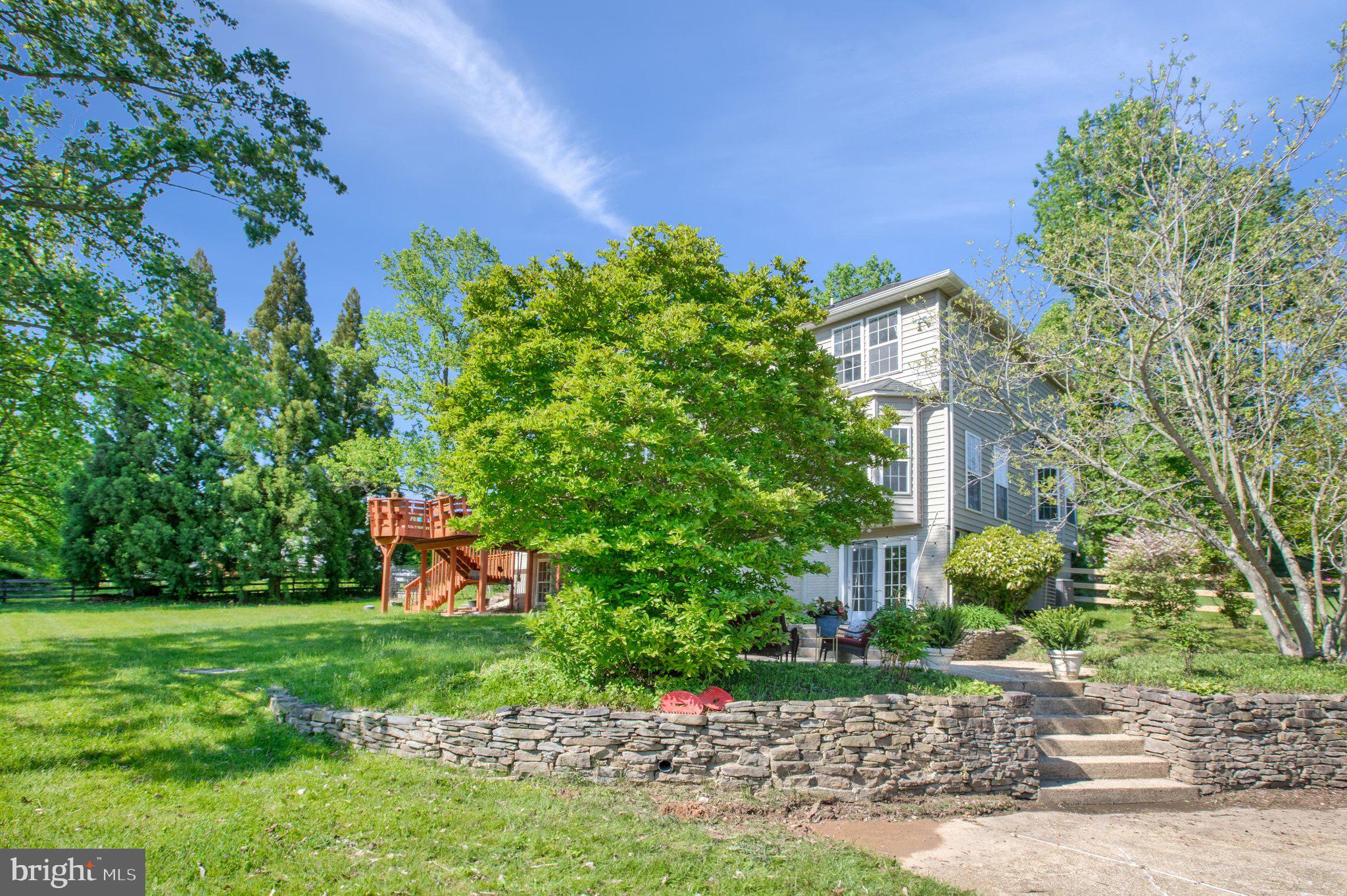 JONATHANS DELIGHT - Residential