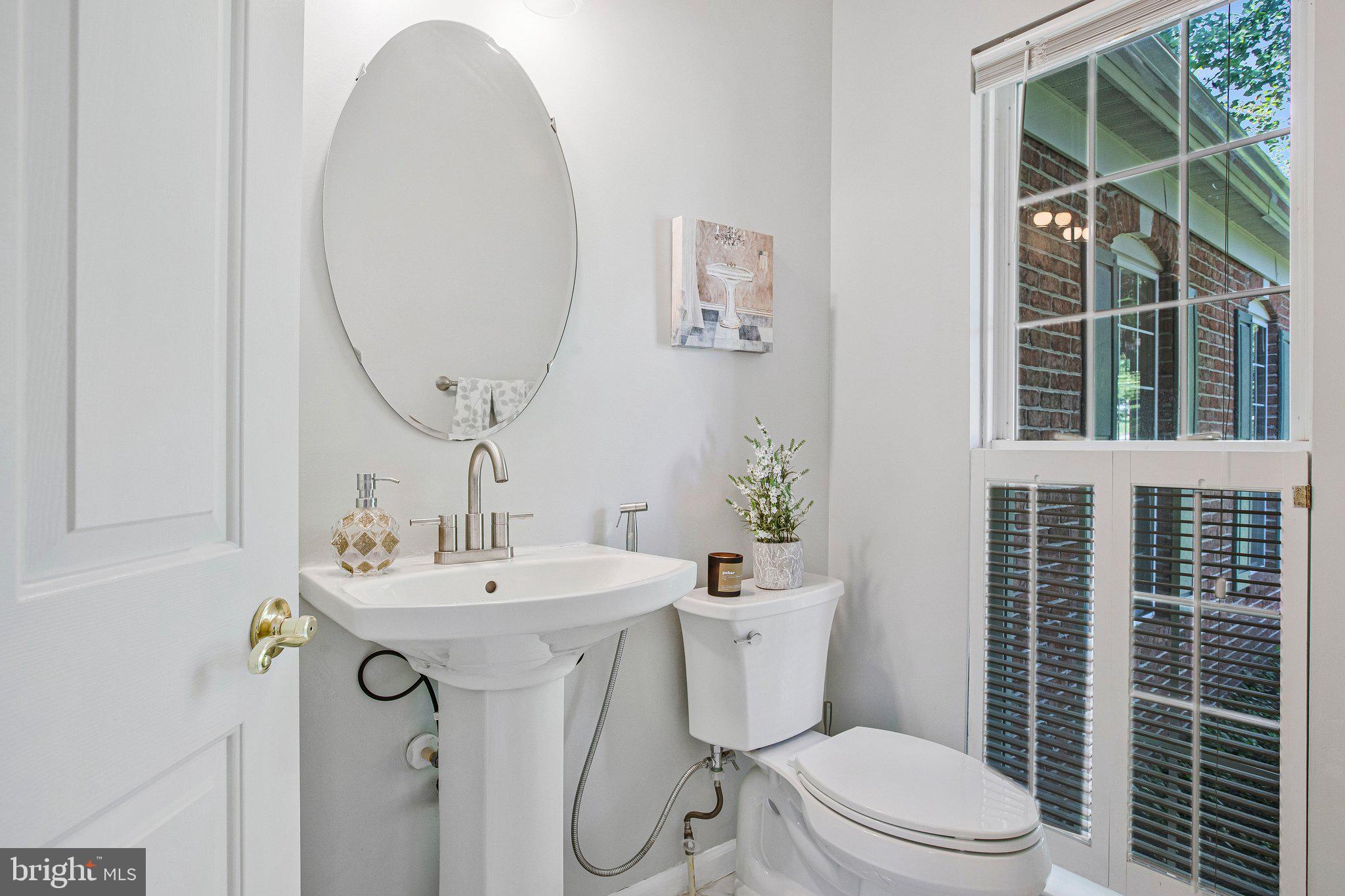 JONATHANS DELIGHT - Residential