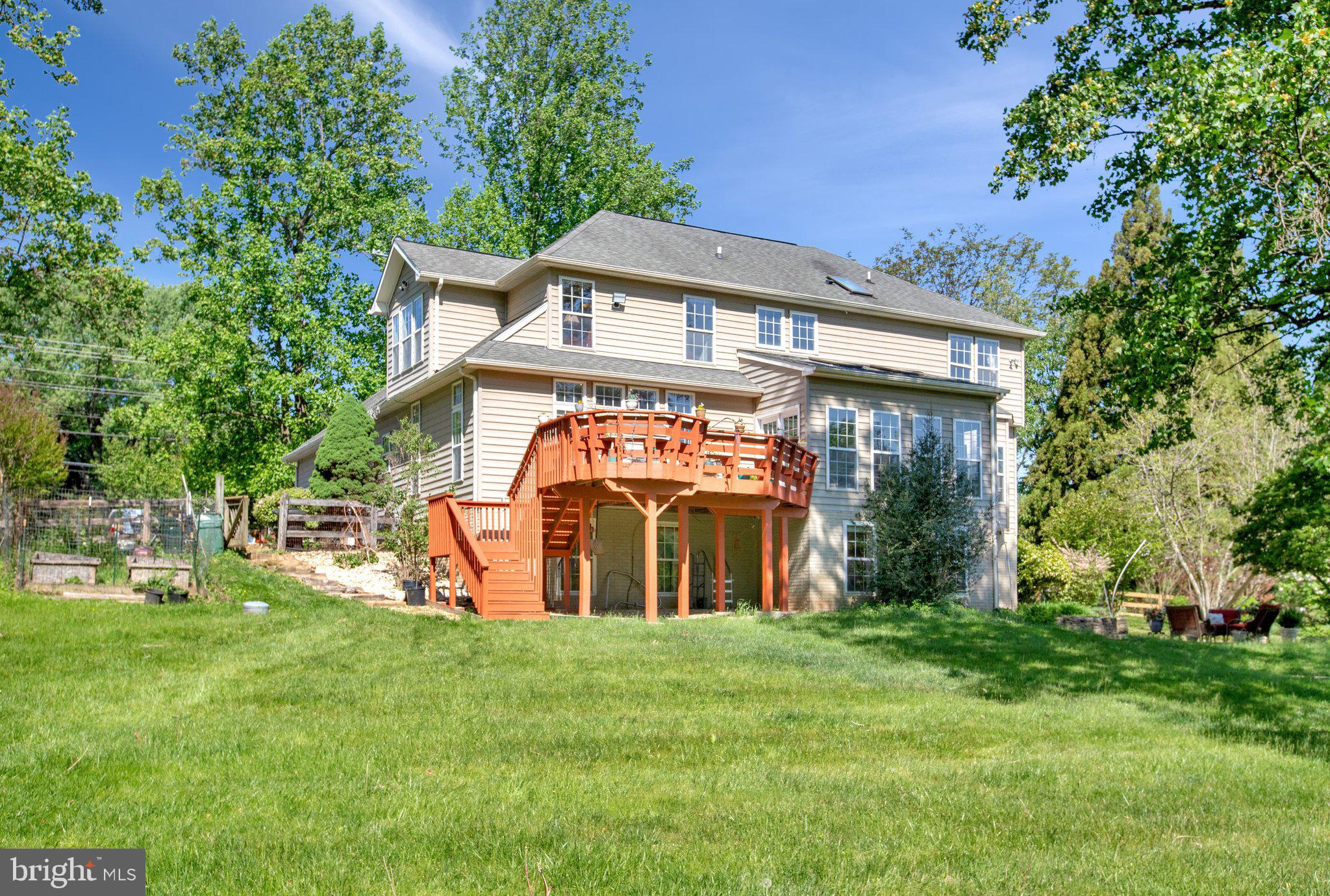 JONATHANS DELIGHT - Residential