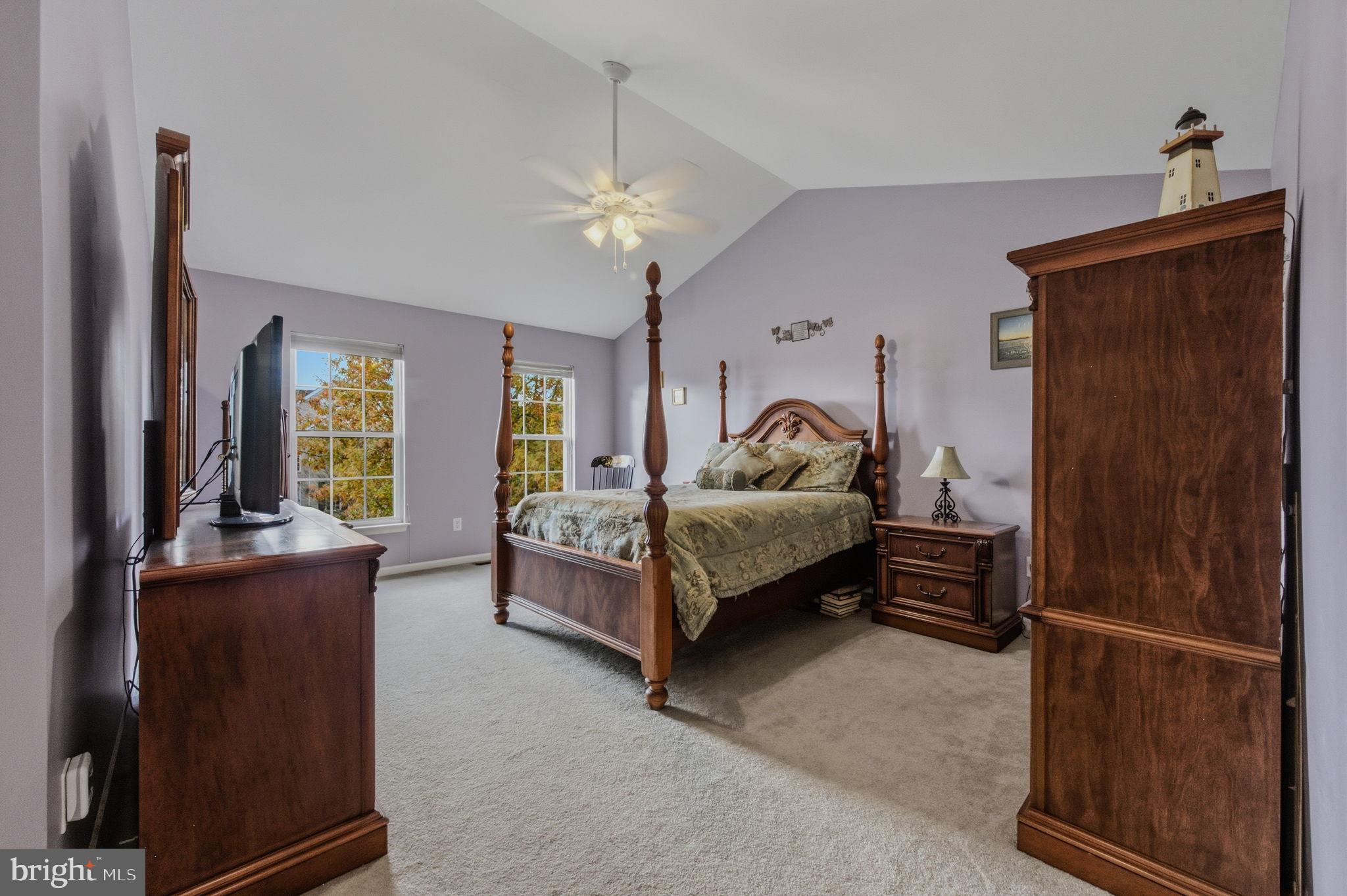 THE LEGENDS - Residential