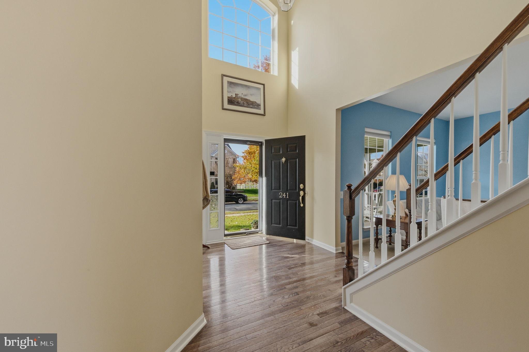 THE LEGENDS - Residential