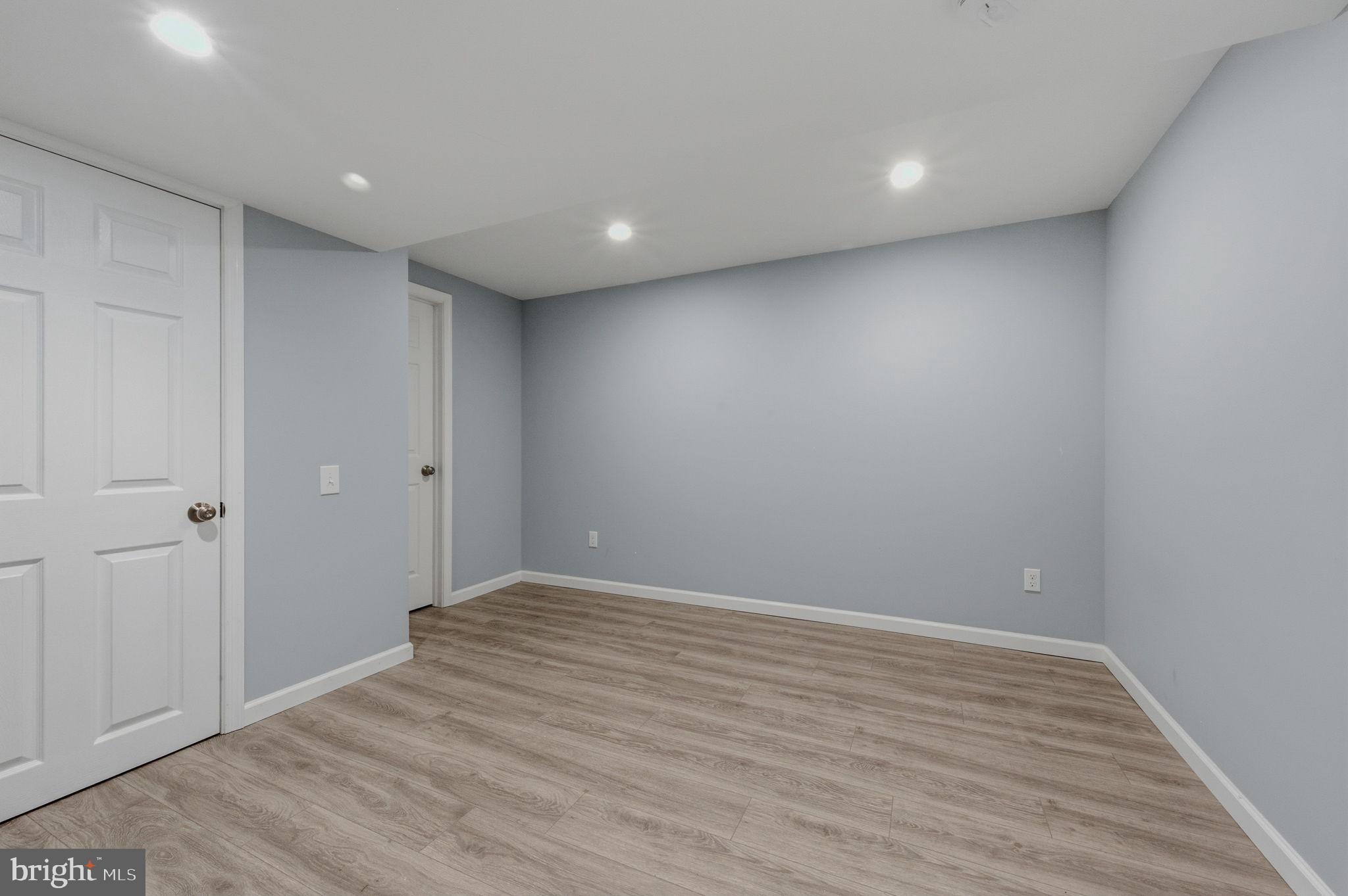 THE LEGENDS - Residential