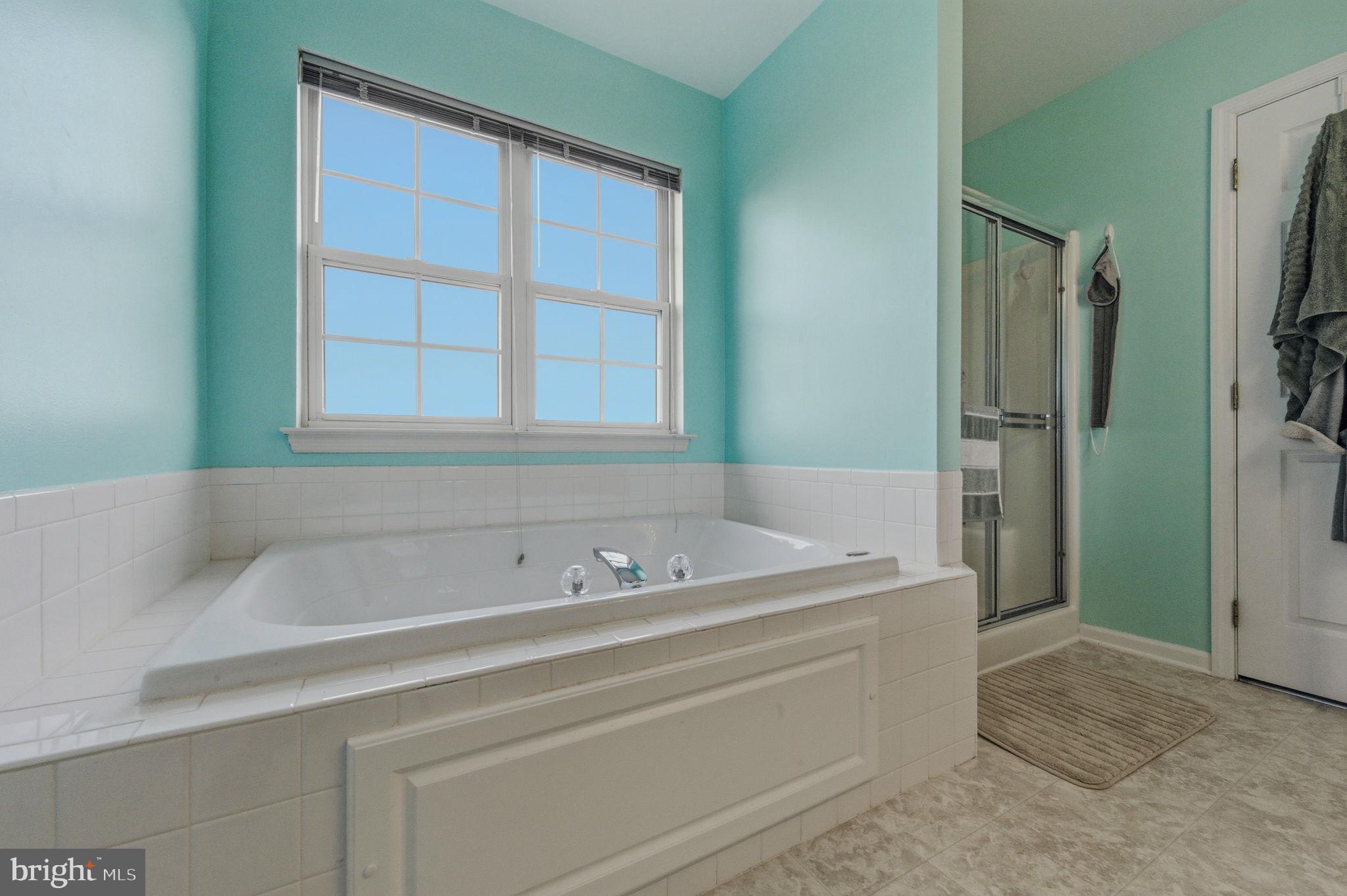 THE LEGENDS - Residential