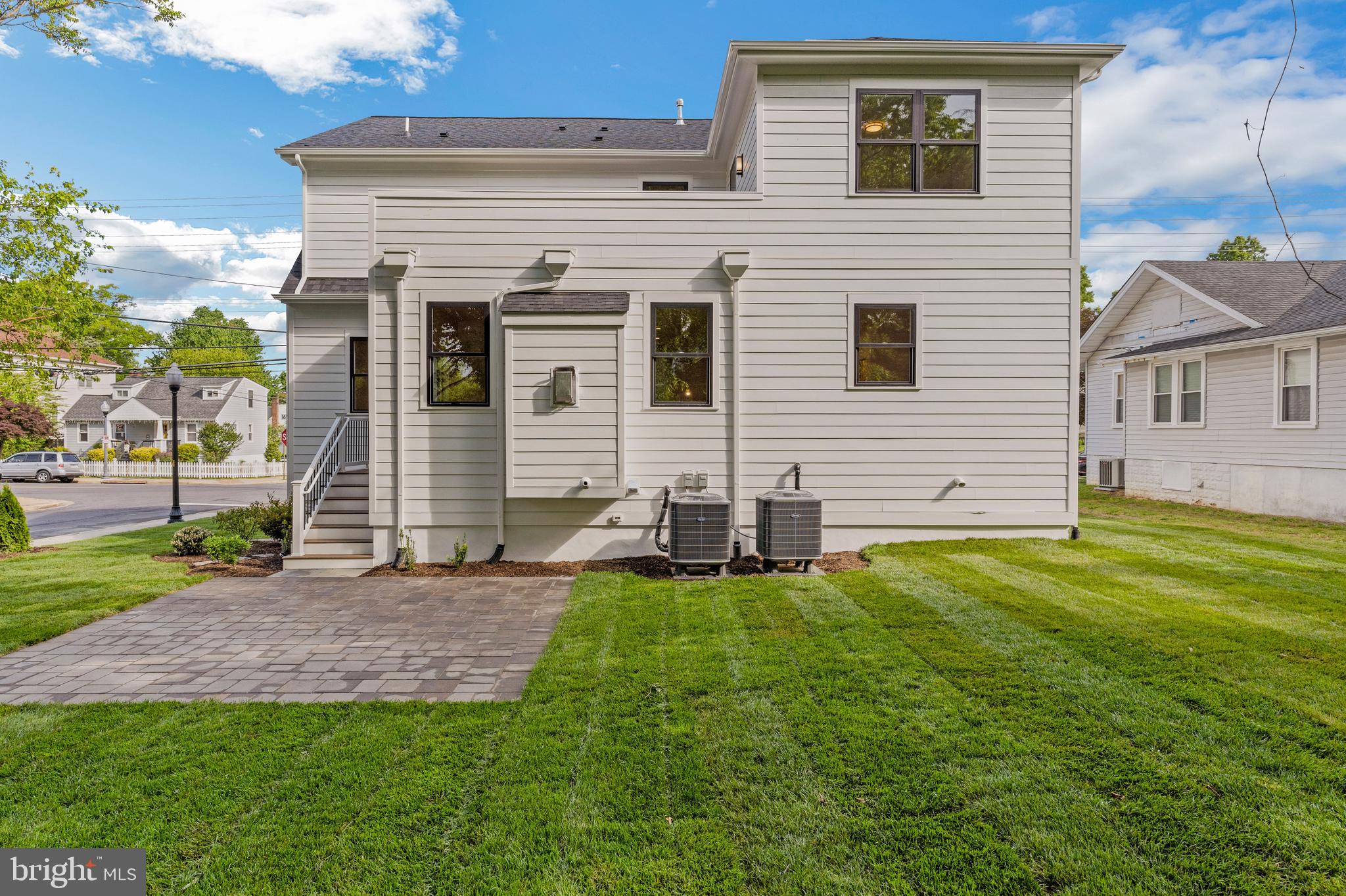 DOUGLAS PARK - Residential