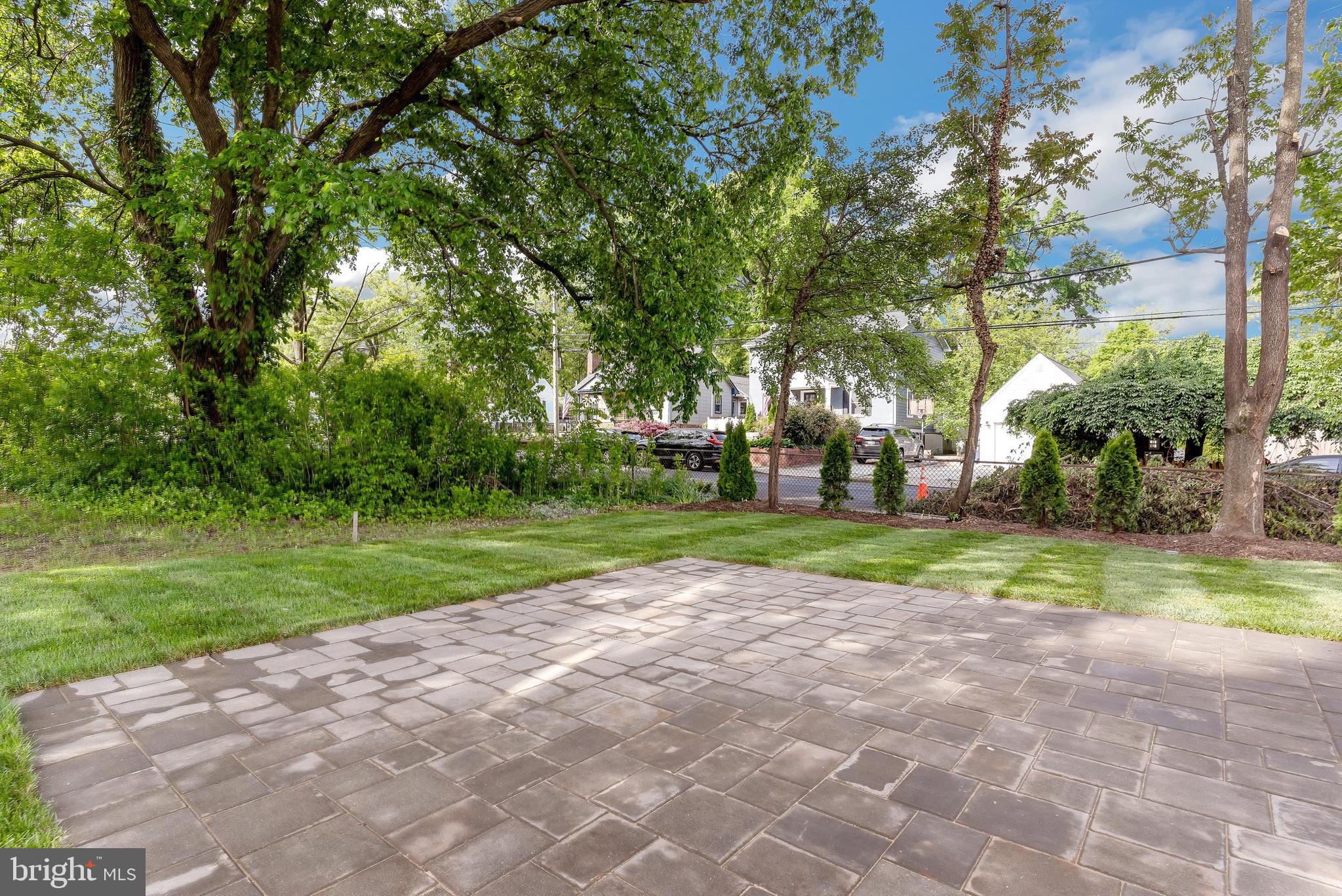 DOUGLAS PARK - Residential