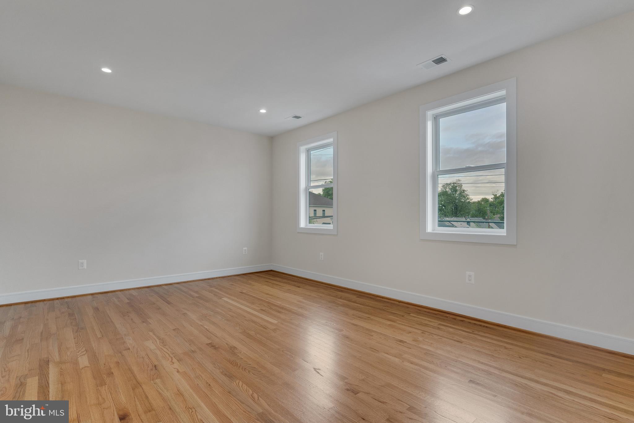 DOUGLAS PARK - Residential