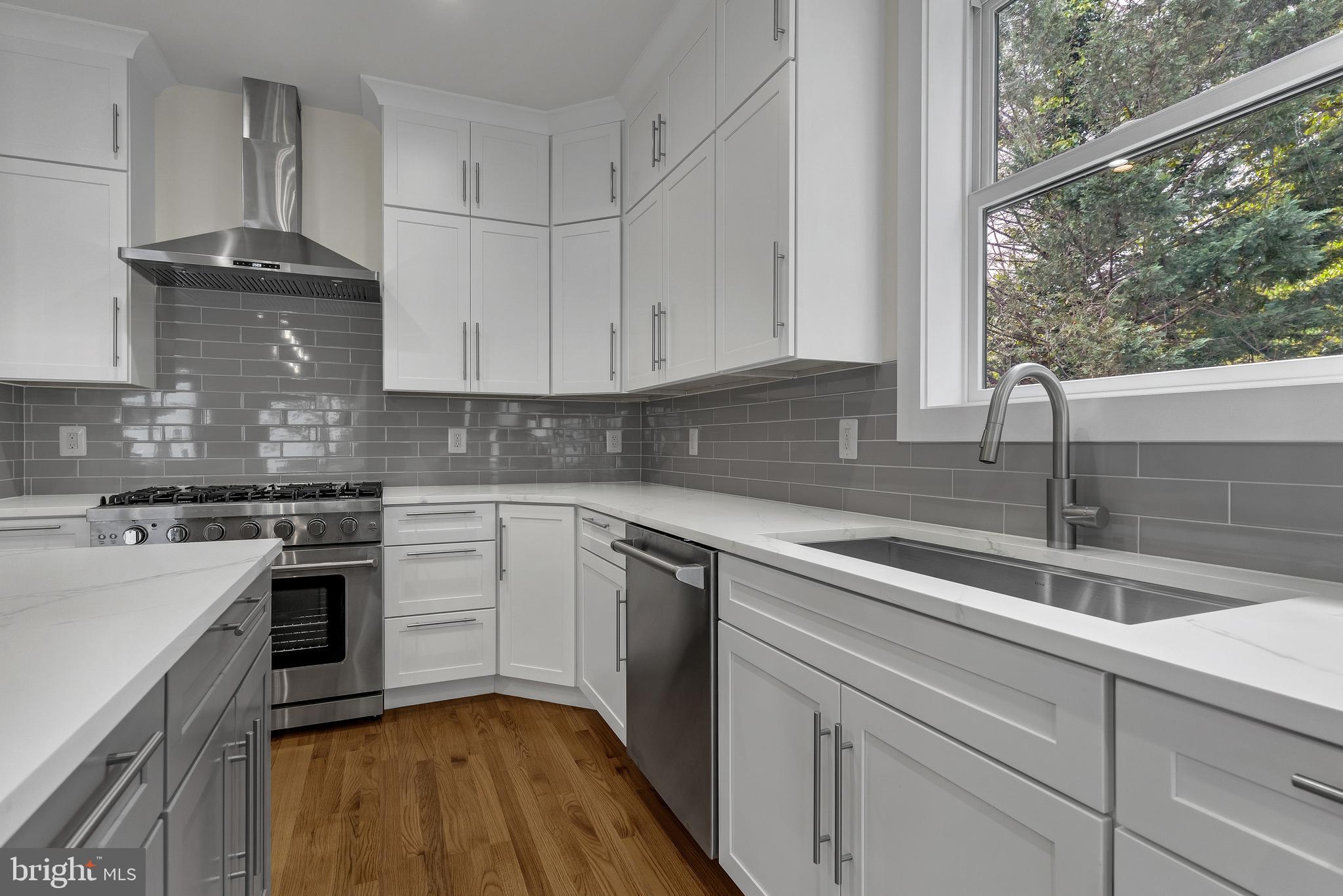 DOUGLAS PARK - Residential