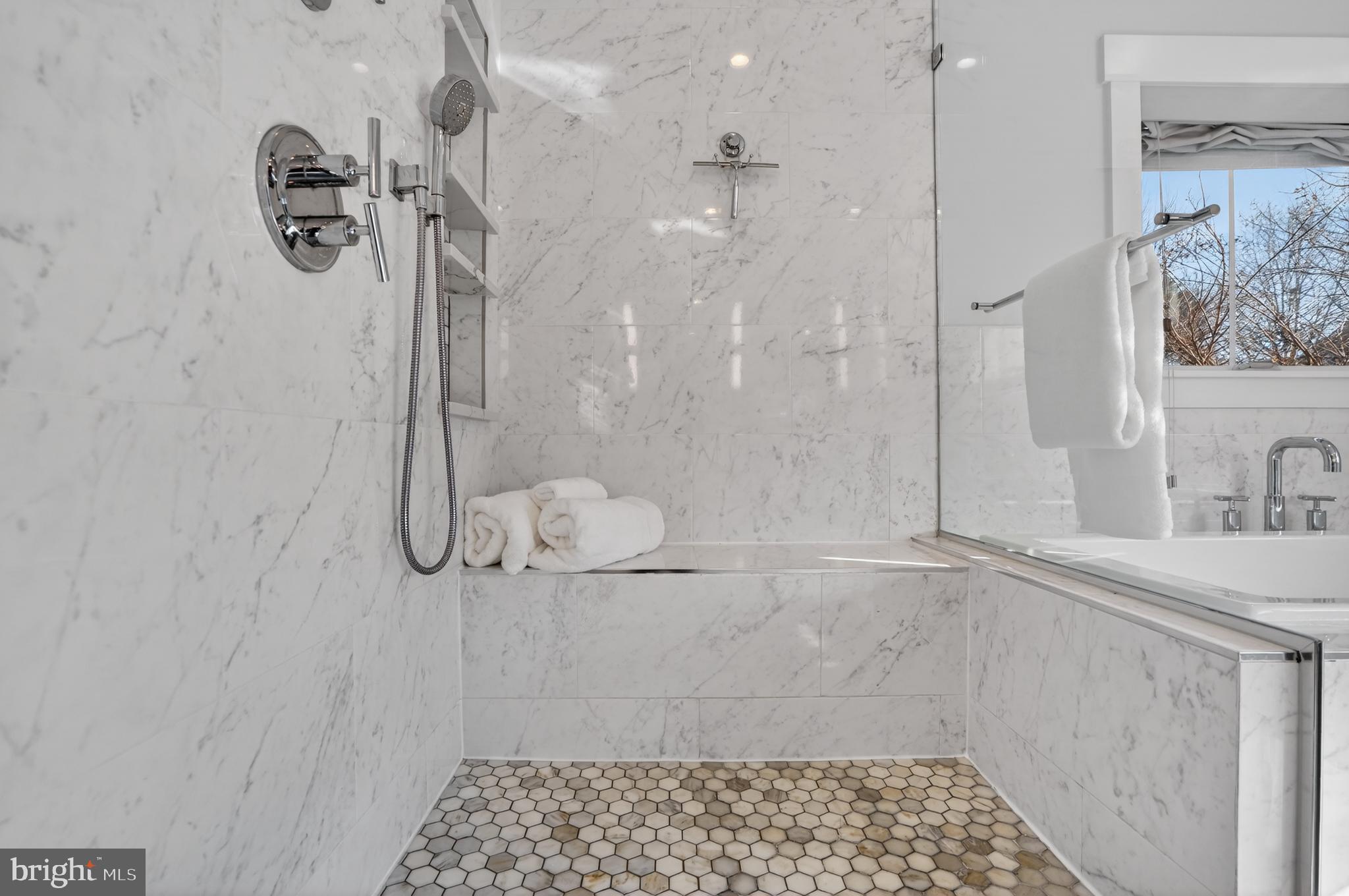 CRESCENT HILLS - Residential