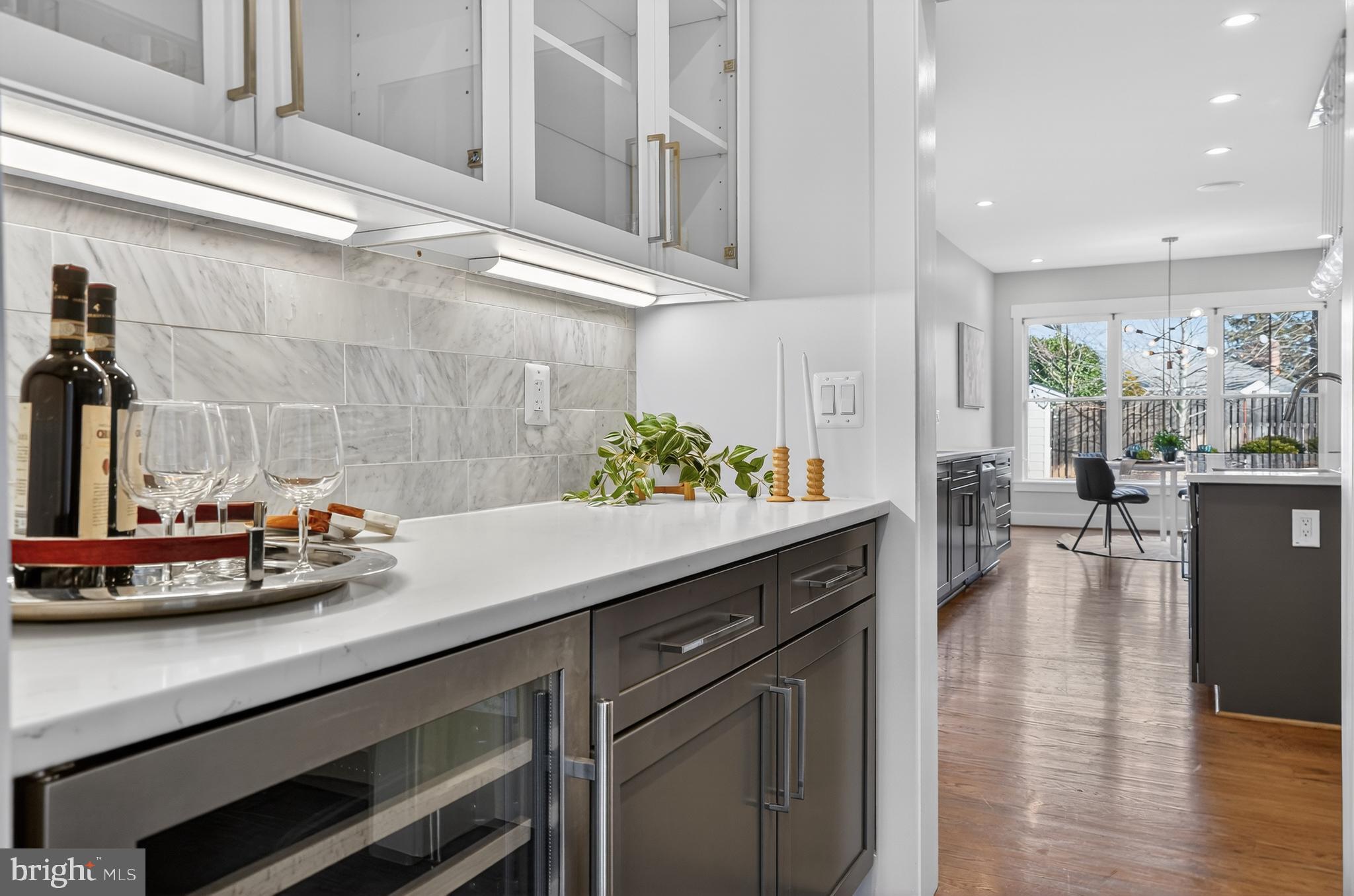 CRESCENT HILLS - Residential