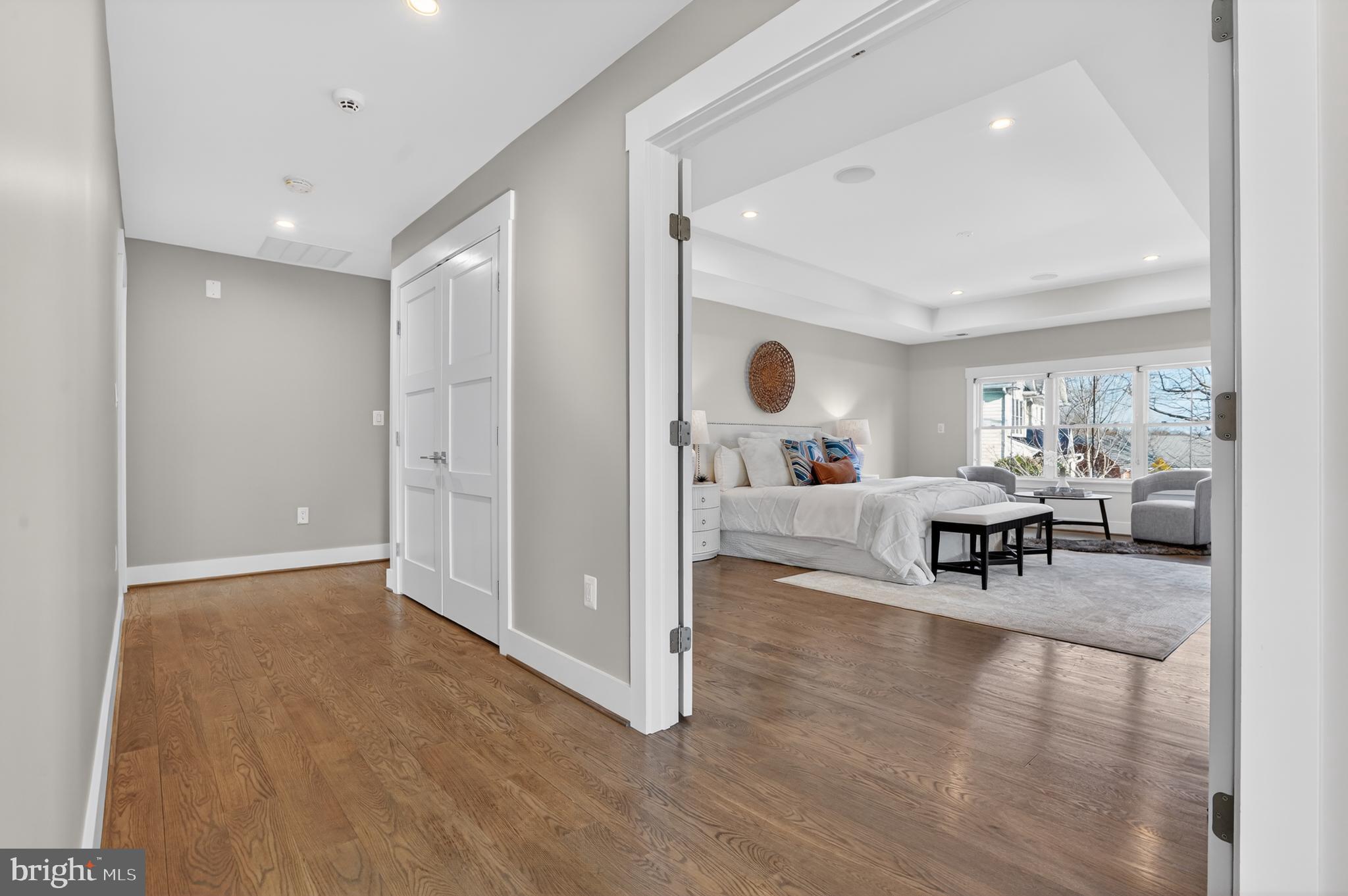 CRESCENT HILLS - Residential