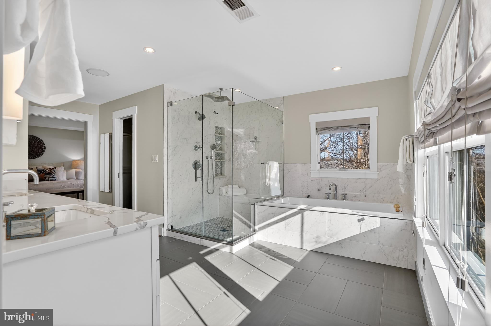 CRESCENT HILLS - Residential