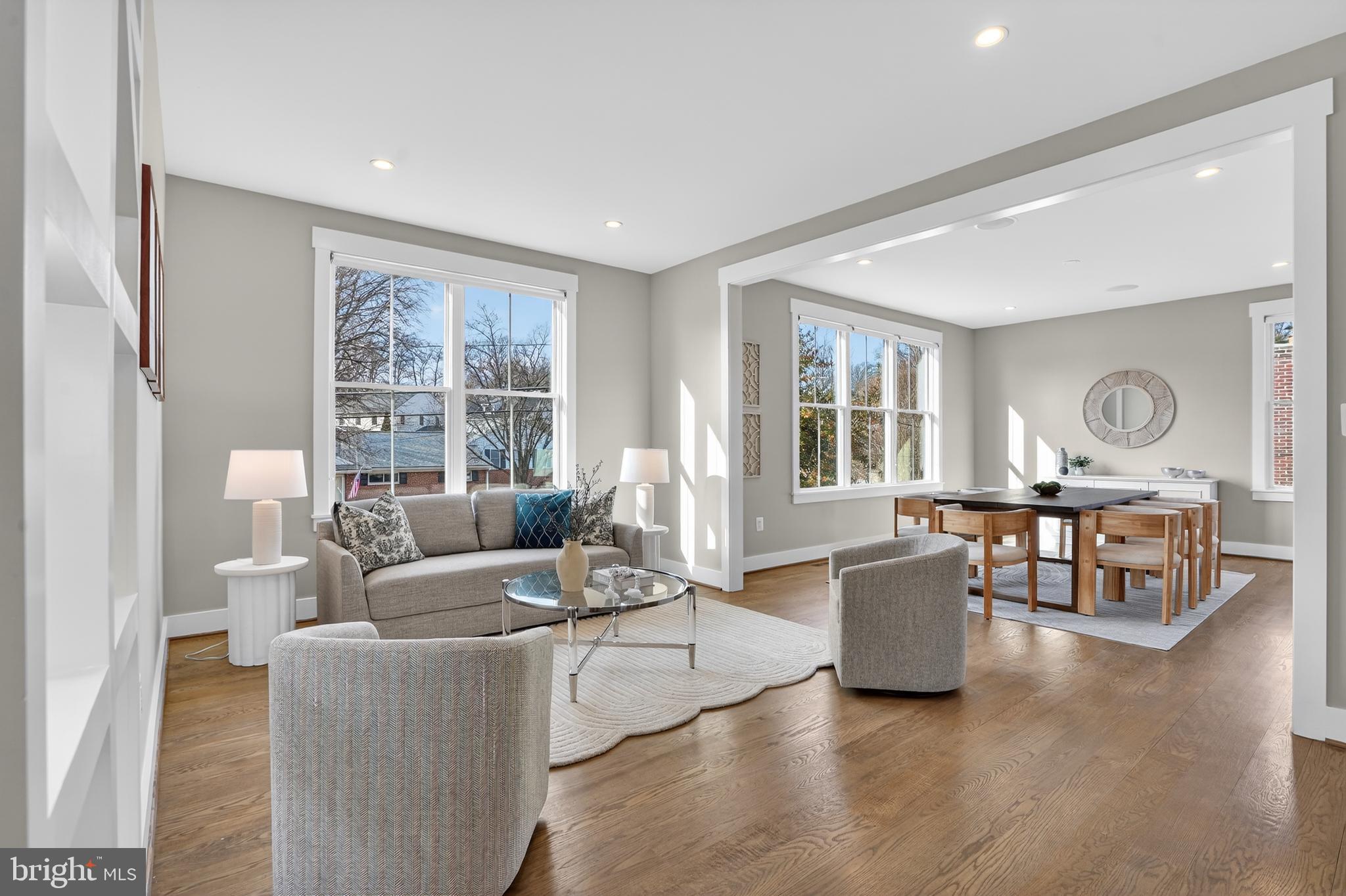 CRESCENT HILLS - Residential