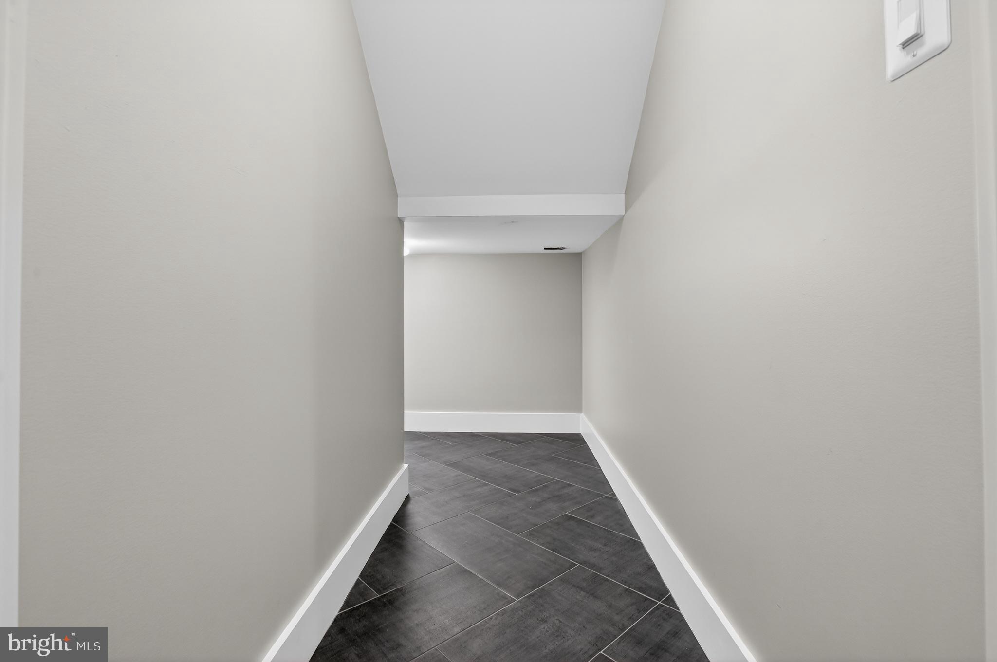 CRESCENT HILLS - Residential