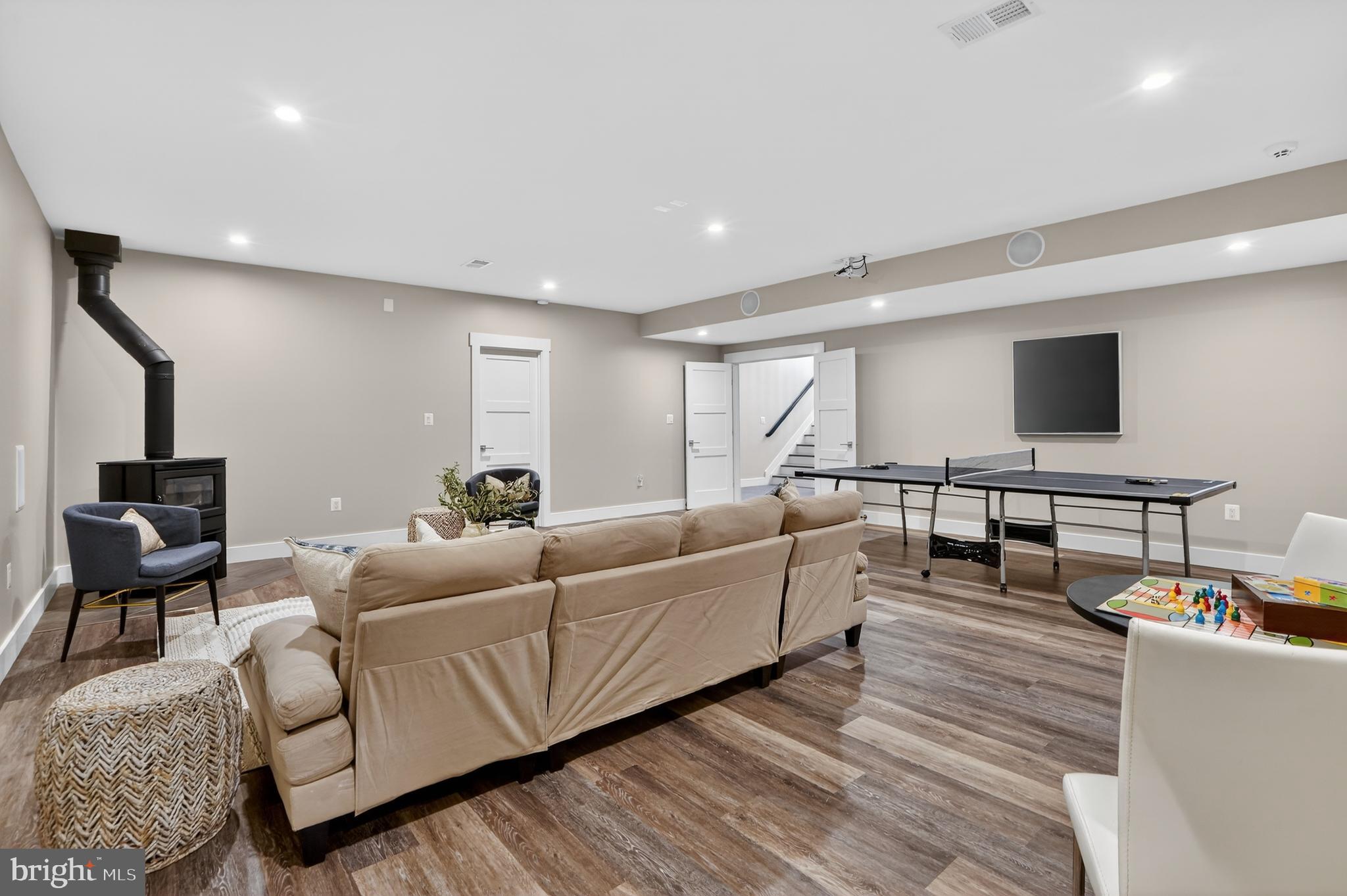 CRESCENT HILLS - Residential