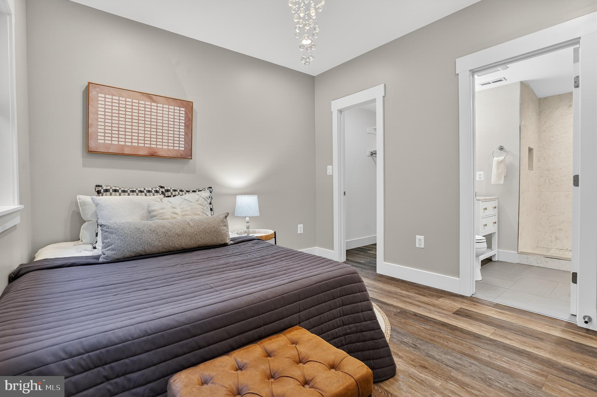 CRESCENT HILLS - Residential