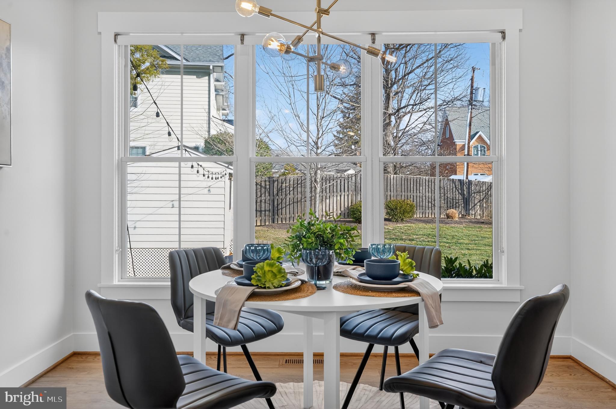 CRESCENT HILLS - Residential