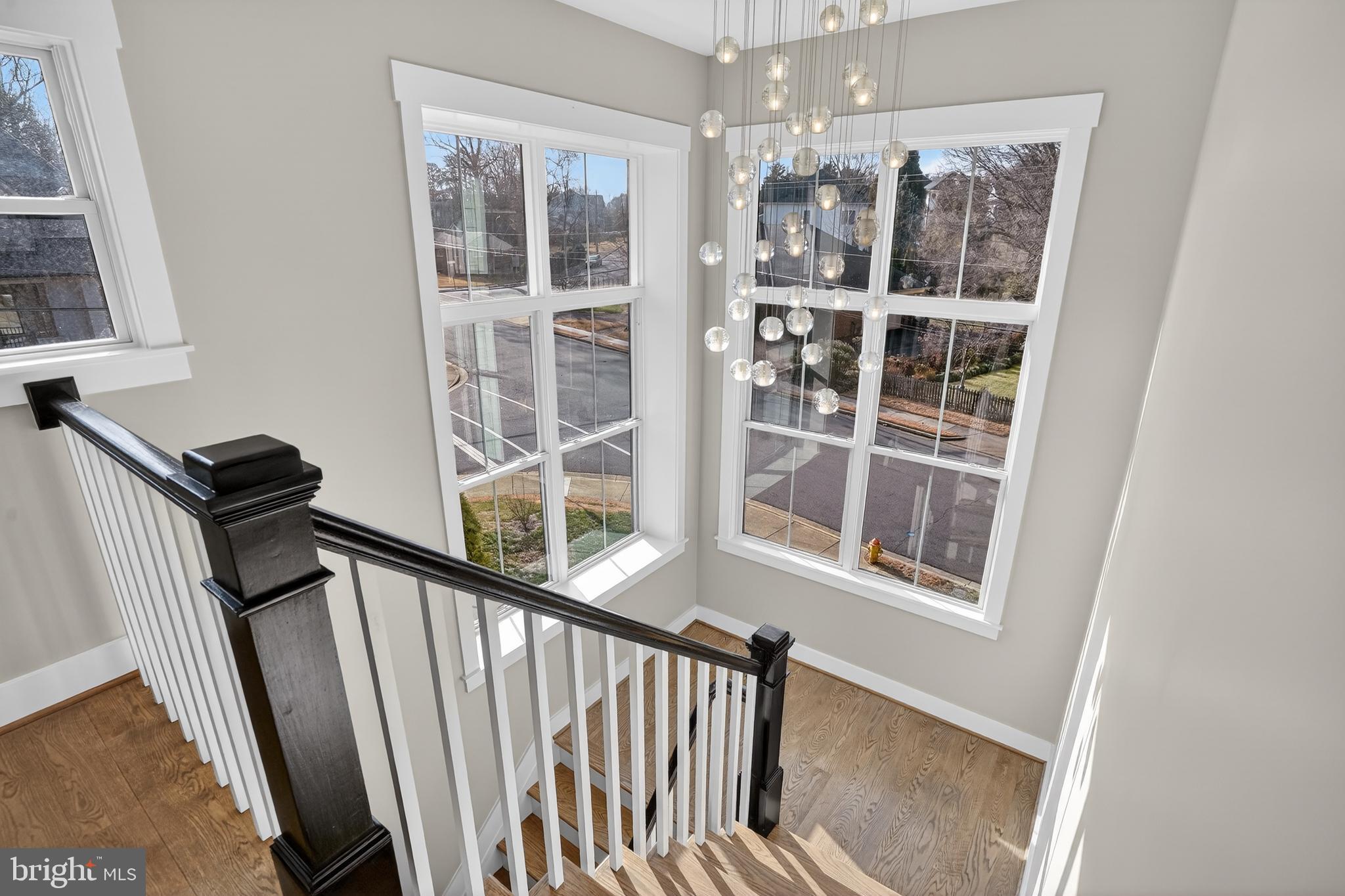 CRESCENT HILLS - Residential