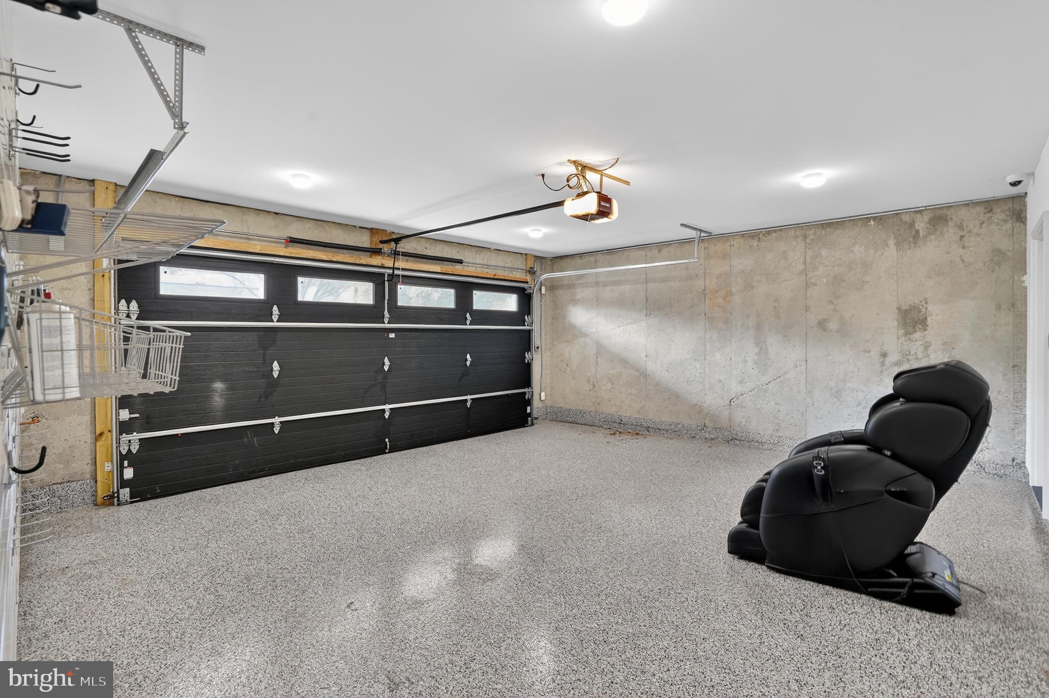 CRESCENT HILLS - Residential