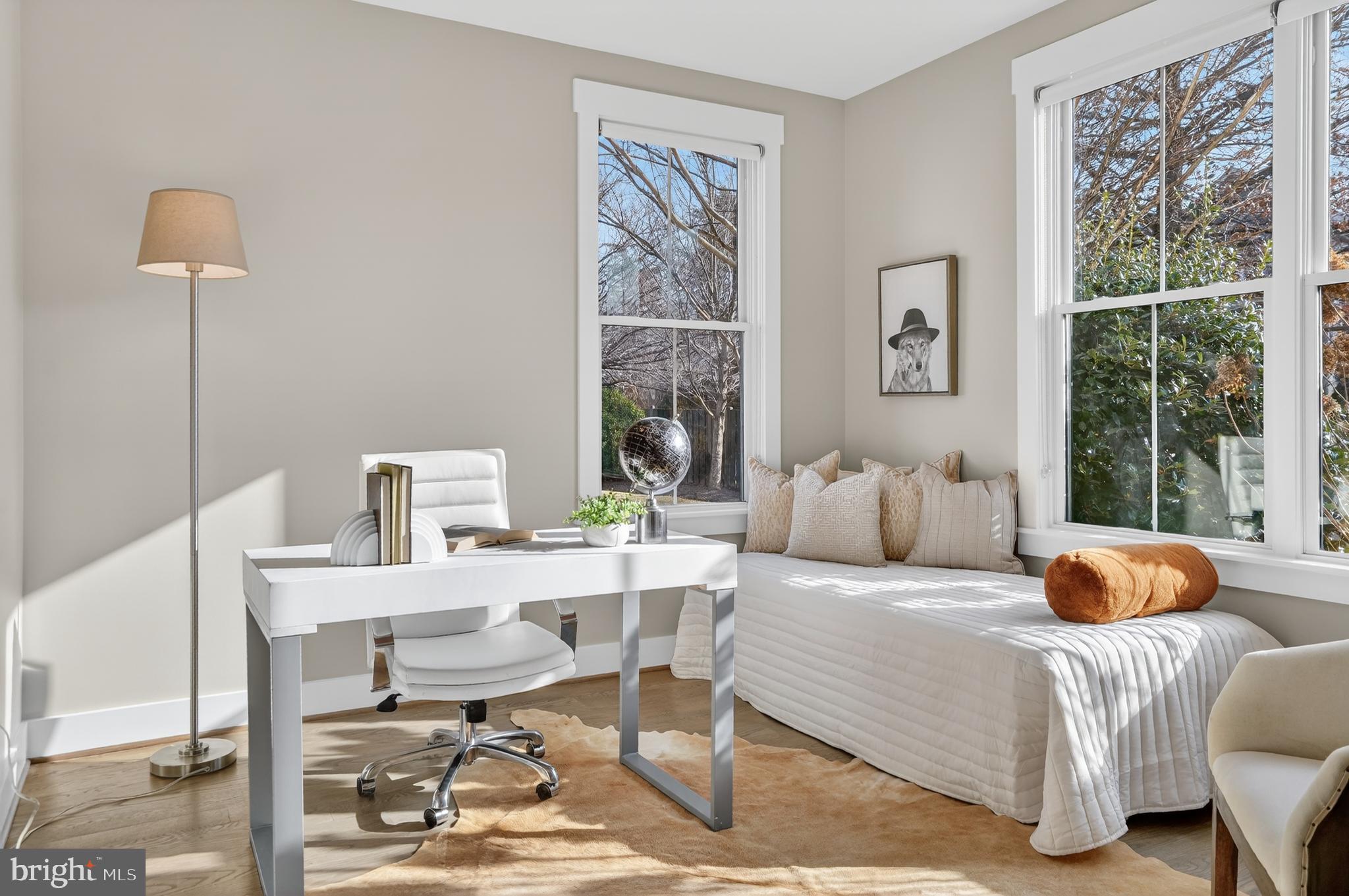 CRESCENT HILLS - Residential