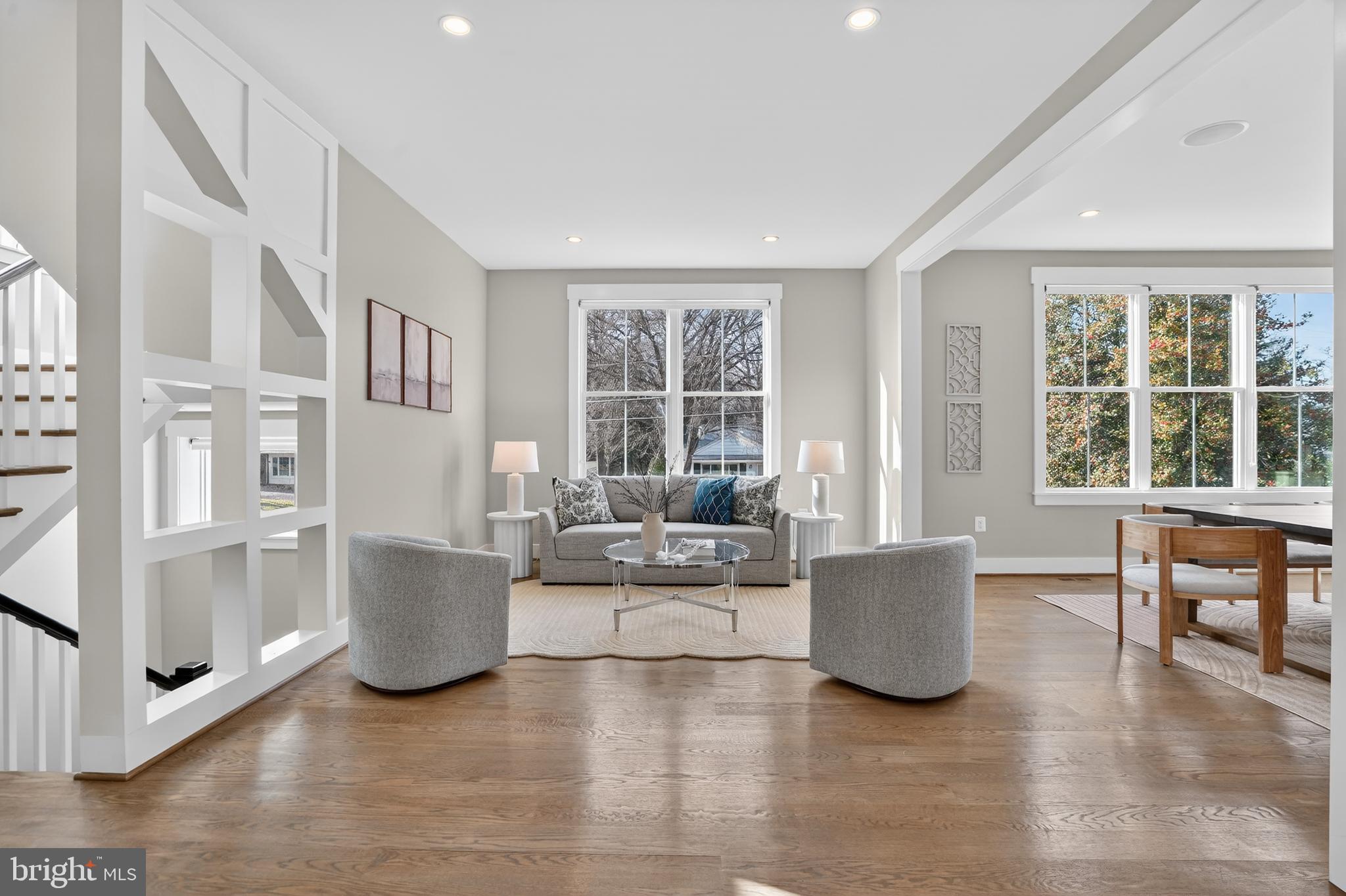 CRESCENT HILLS - Residential