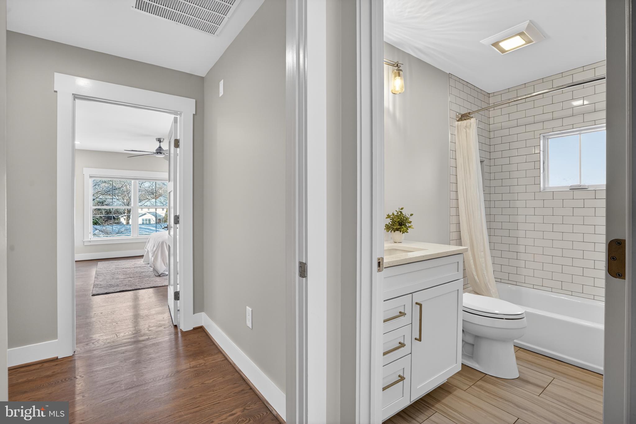 CRESCENT HILLS - Residential