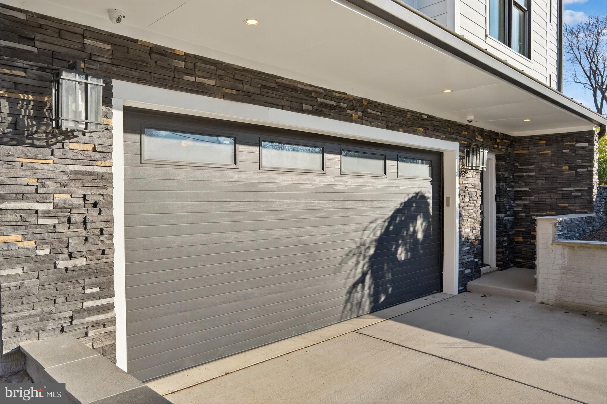 CRESCENT HILLS - Residential