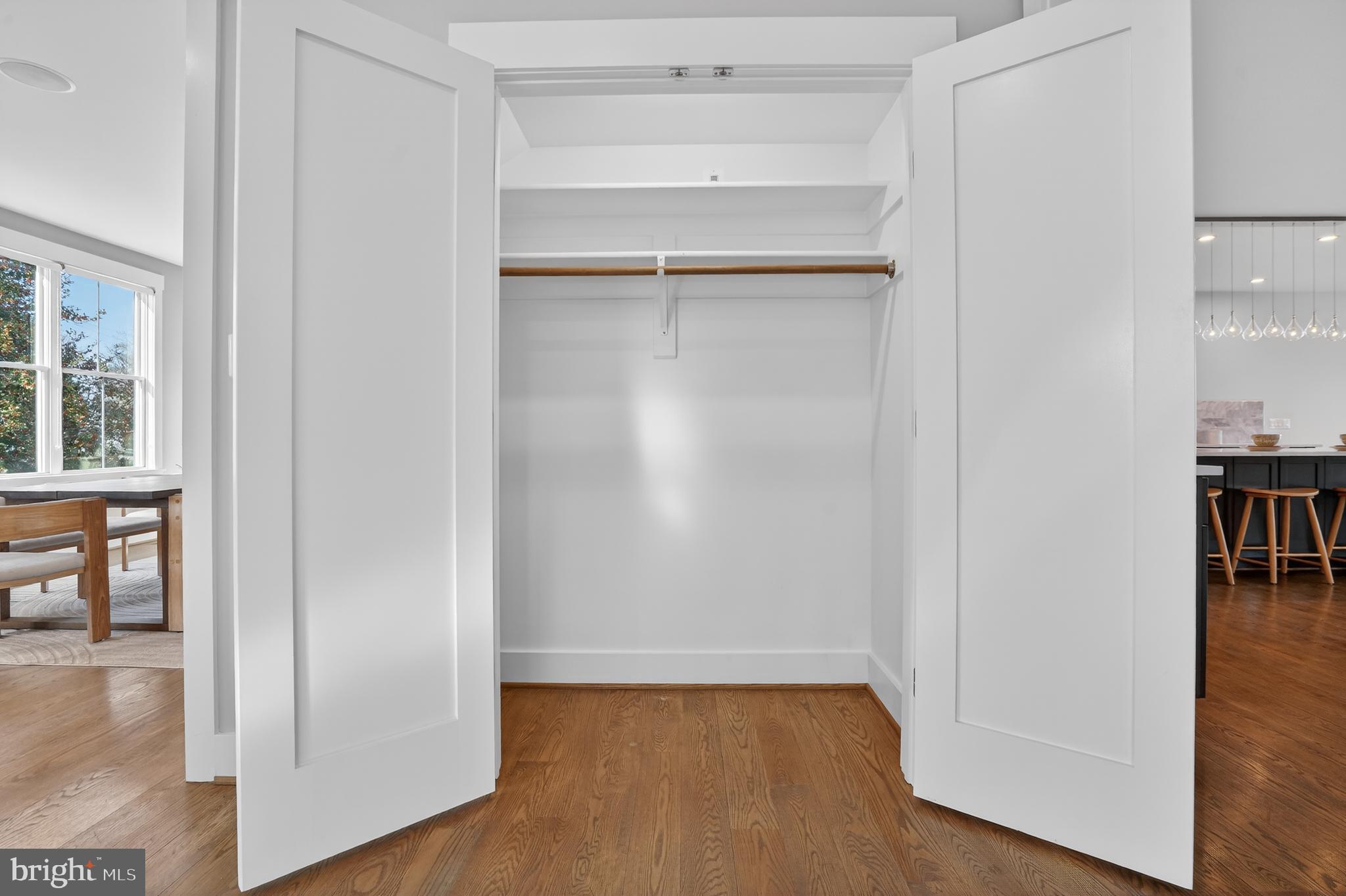 CRESCENT HILLS - Residential