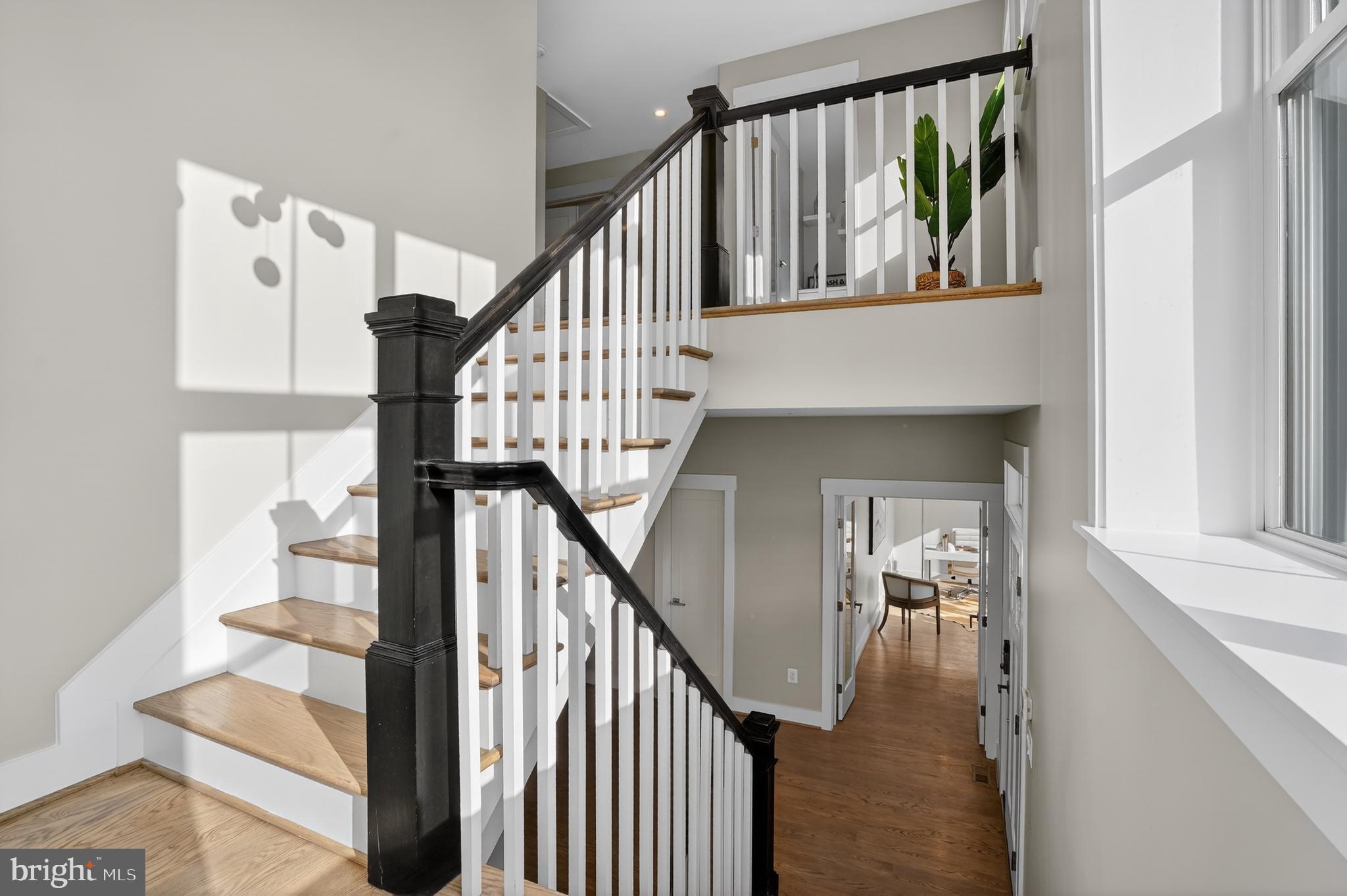 CRESCENT HILLS - Residential