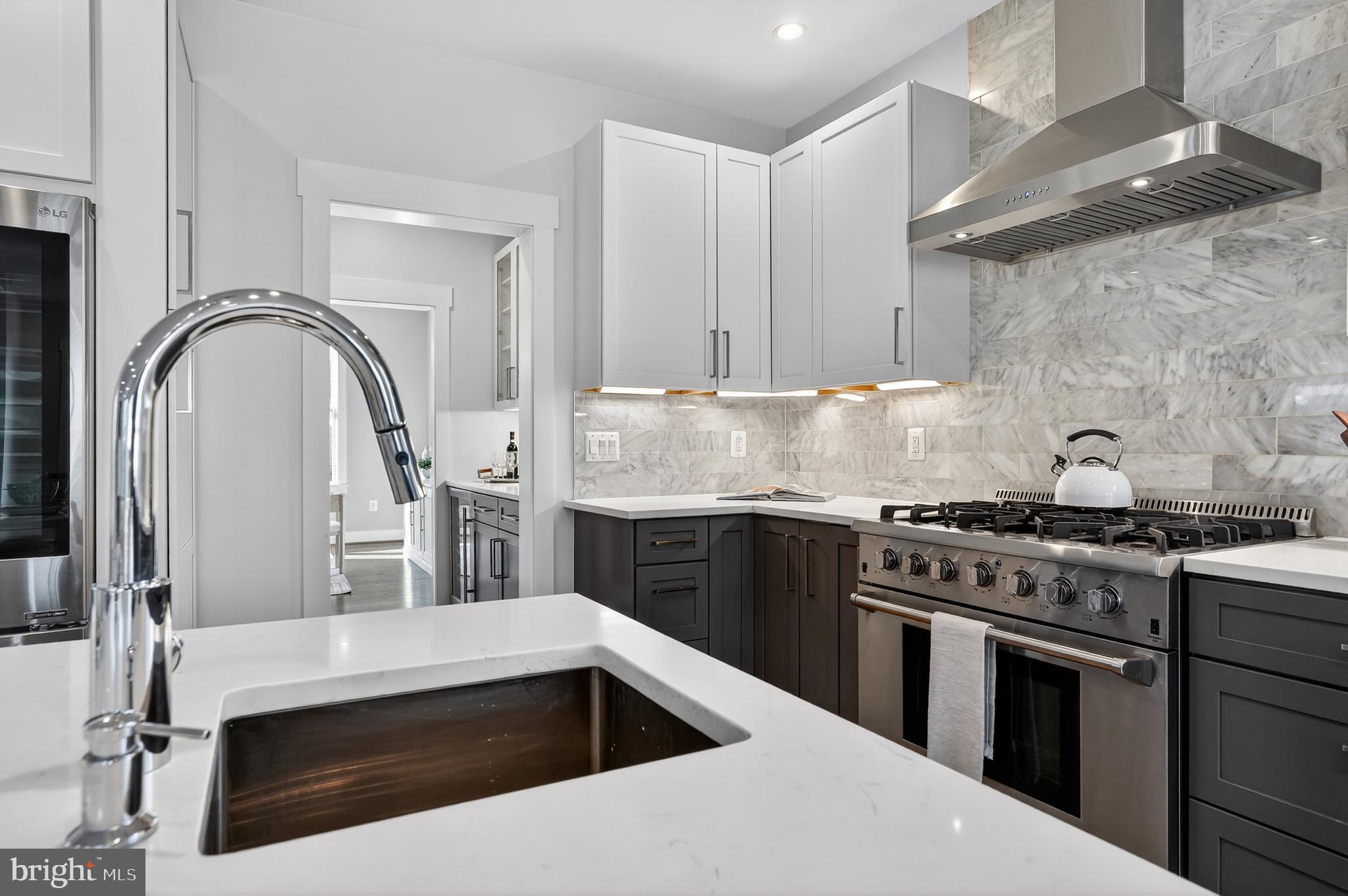 CRESCENT HILLS - Residential