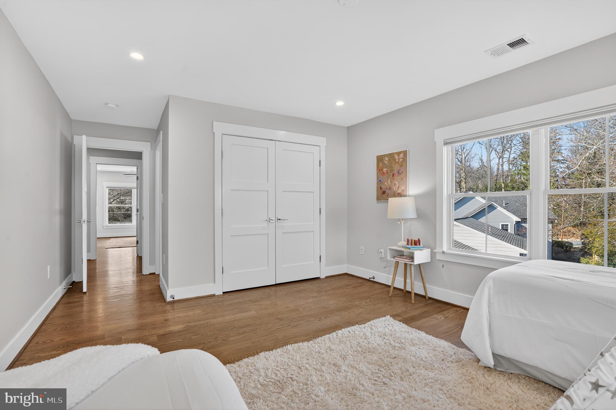 CRESCENT HILLS - Residential