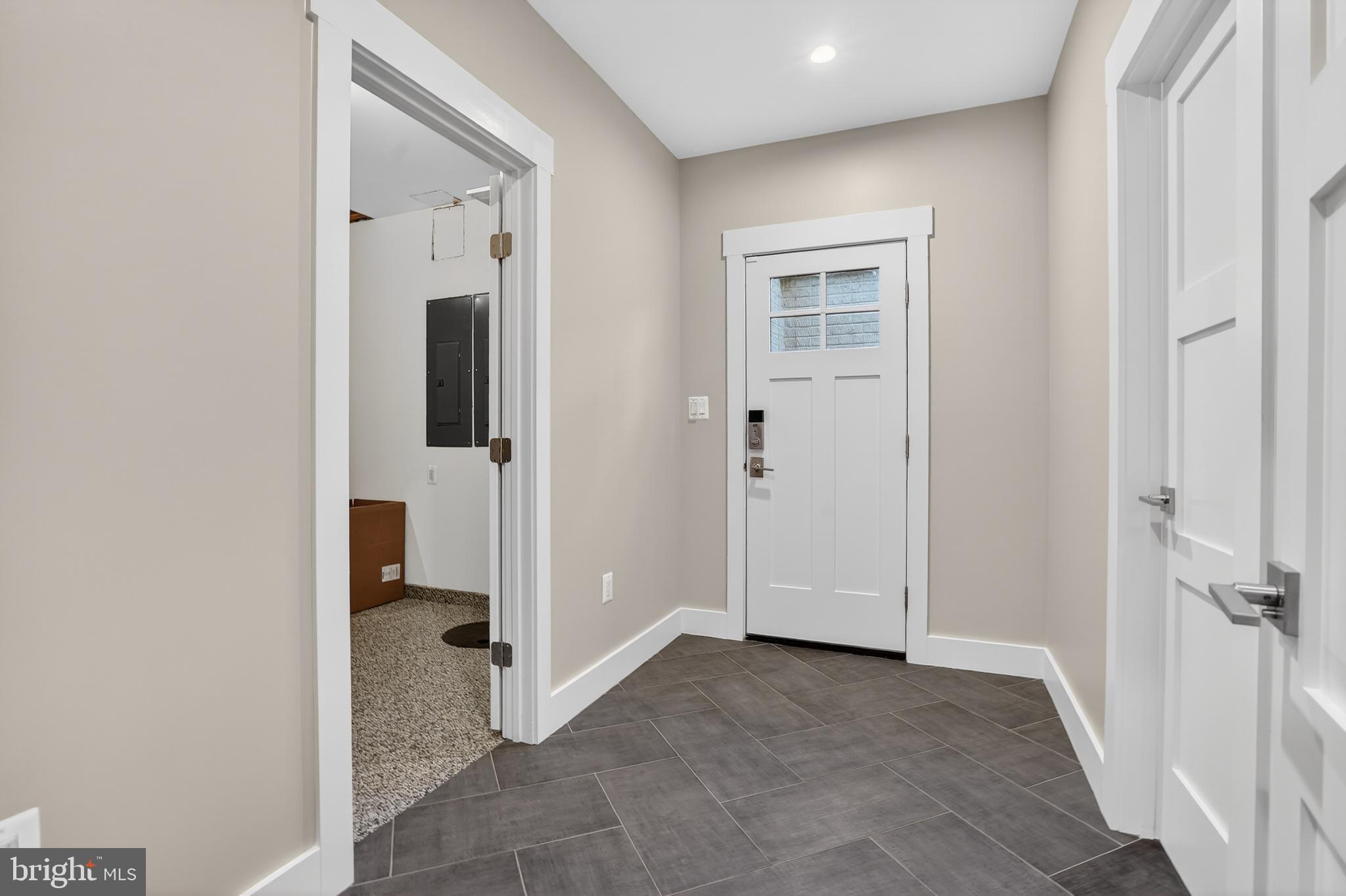 CRESCENT HILLS - Residential