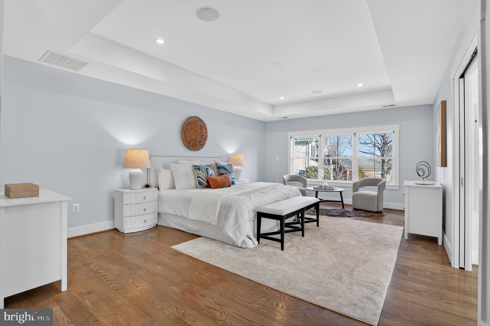 CRESCENT HILLS - Residential