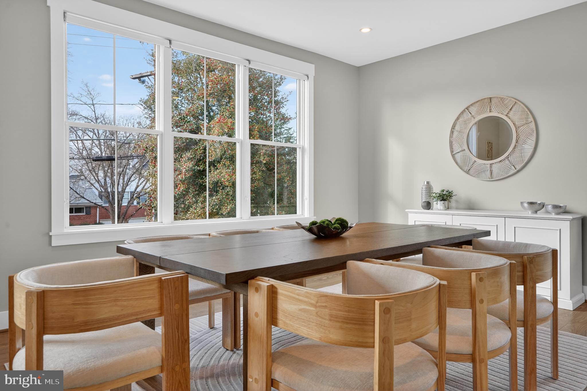 CRESCENT HILLS - Residential