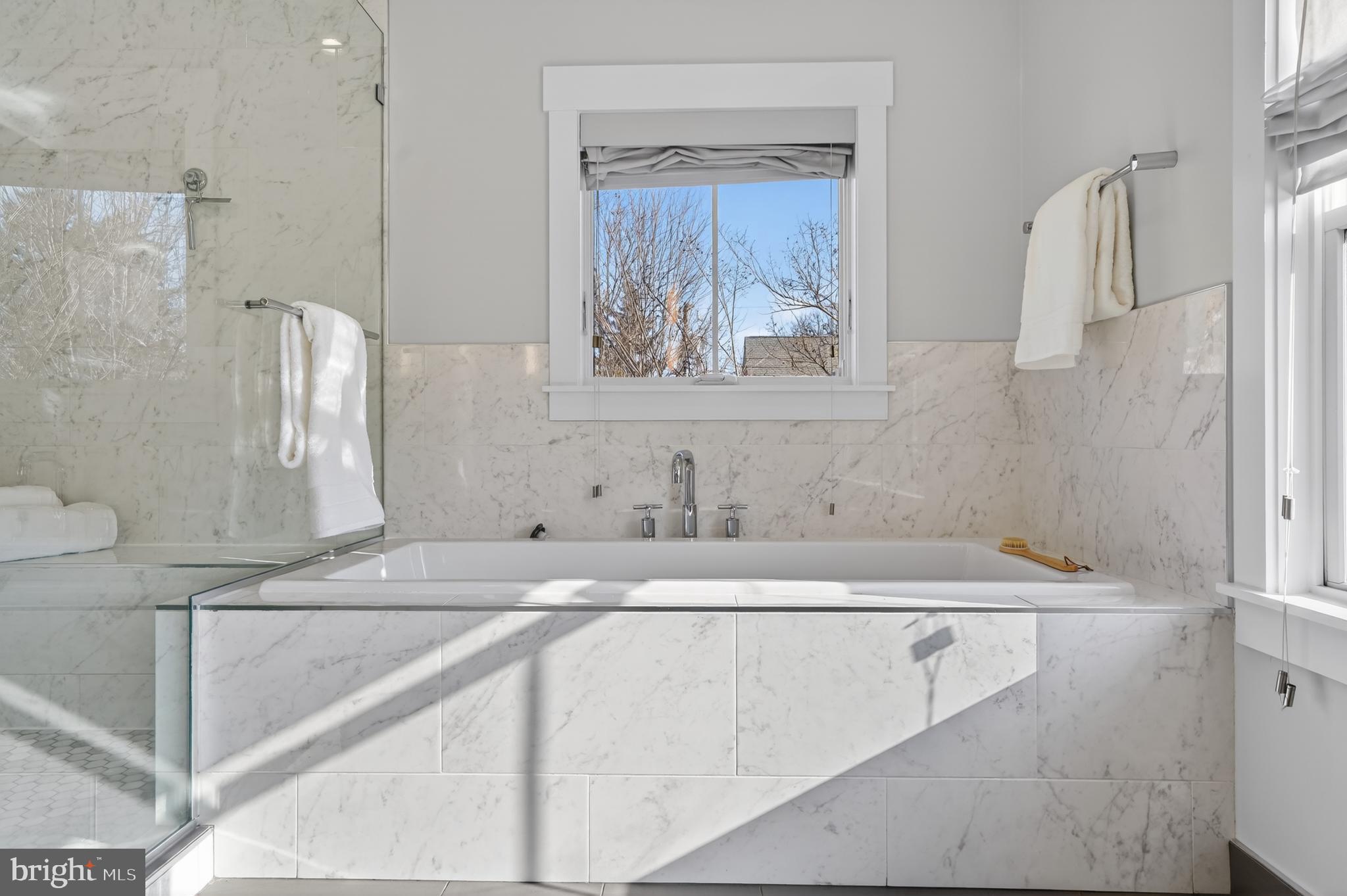 CRESCENT HILLS - Residential