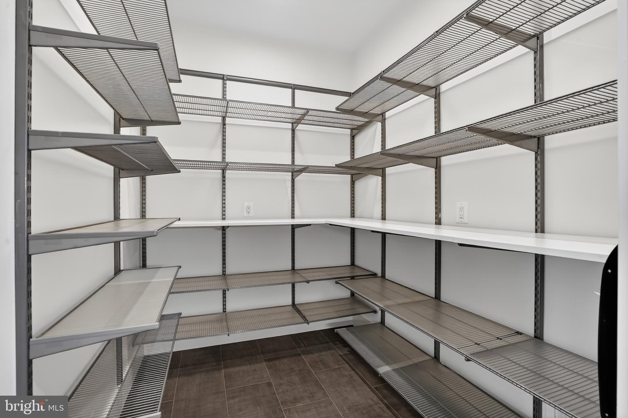 CRESCENT HILLS - Residential