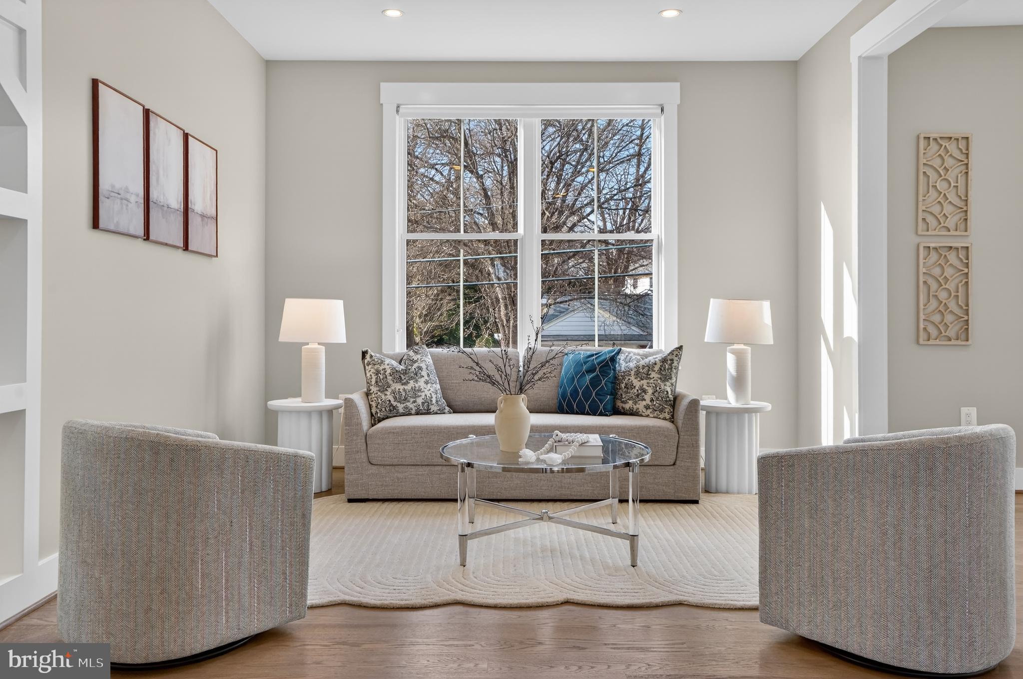 CRESCENT HILLS - Residential