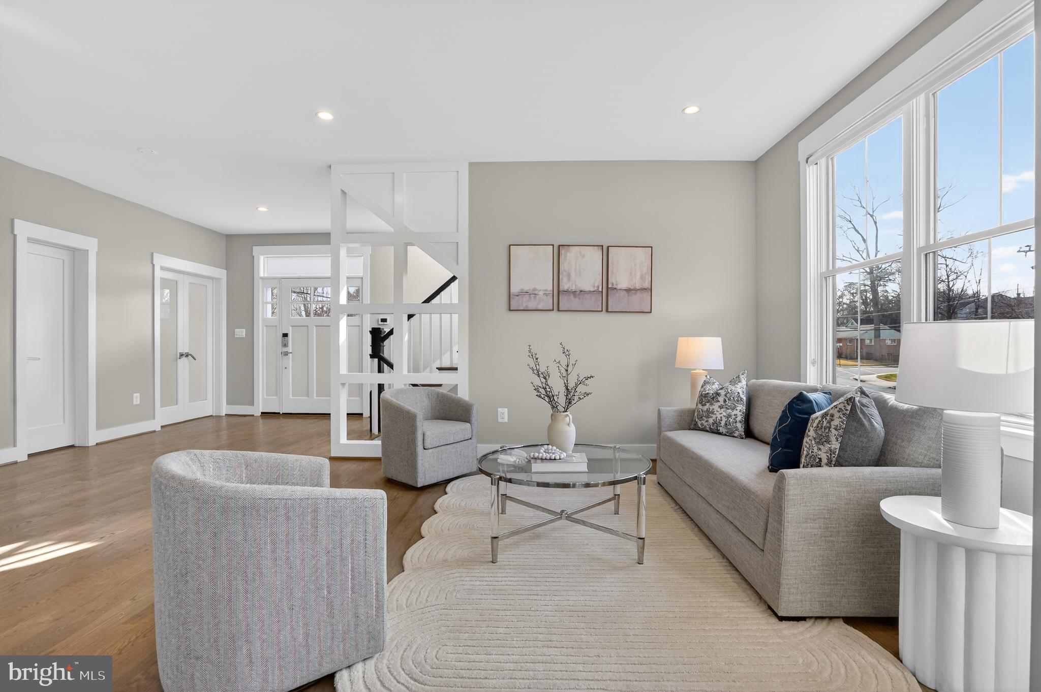 CRESCENT HILLS - Residential