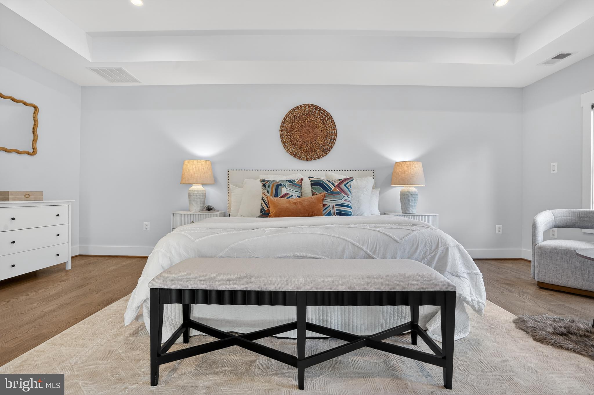 CRESCENT HILLS - Residential