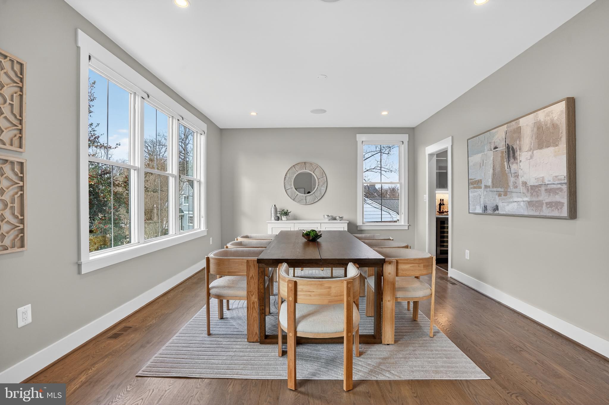 CRESCENT HILLS - Residential