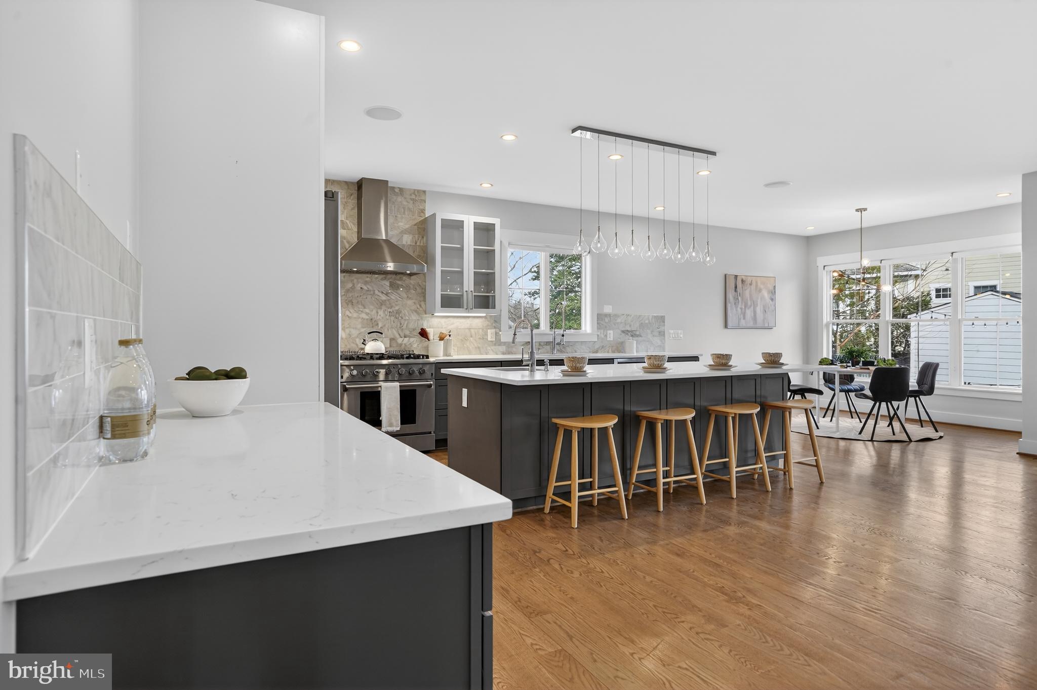 CRESCENT HILLS - Residential