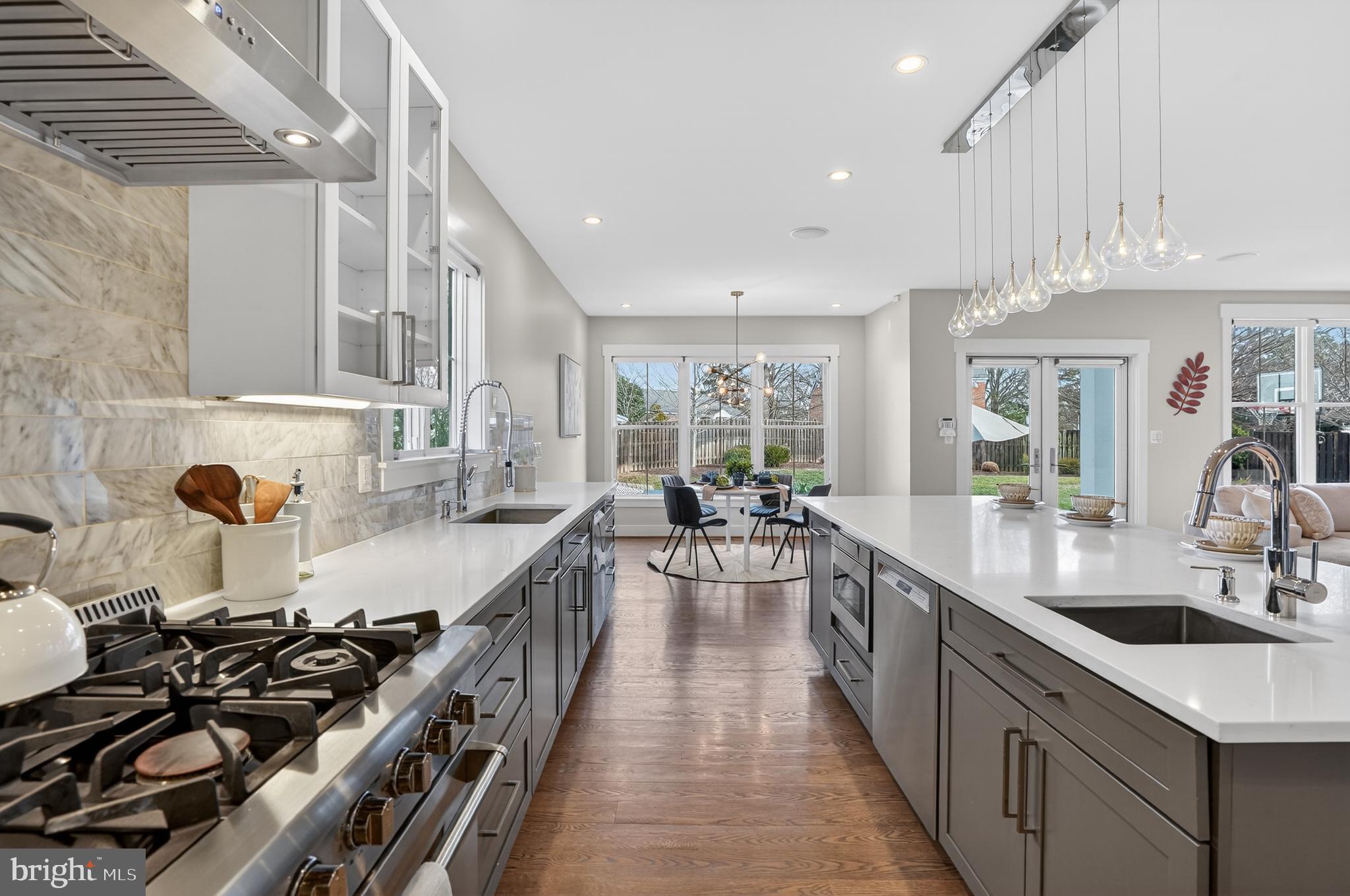 CRESCENT HILLS - Residential