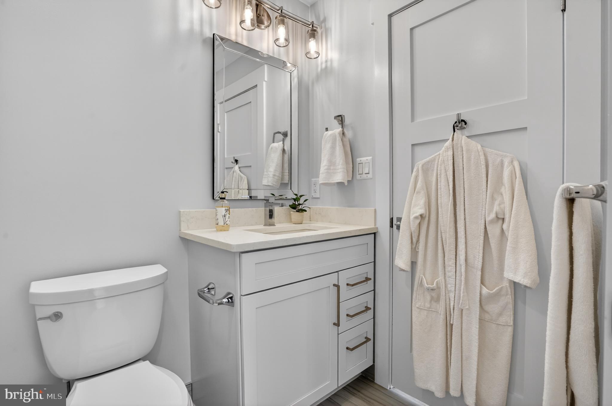 CRESCENT HILLS - Residential