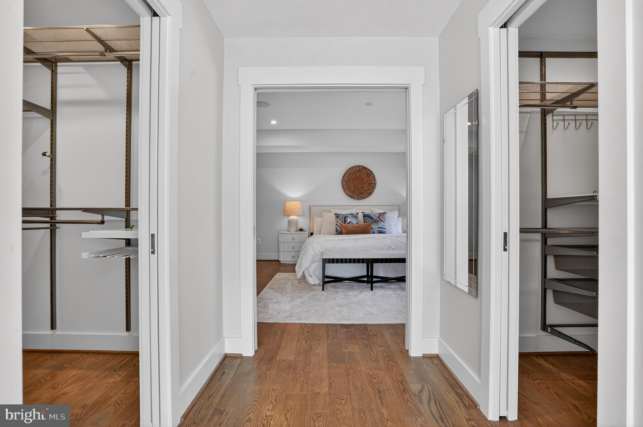 CRESCENT HILLS - Residential