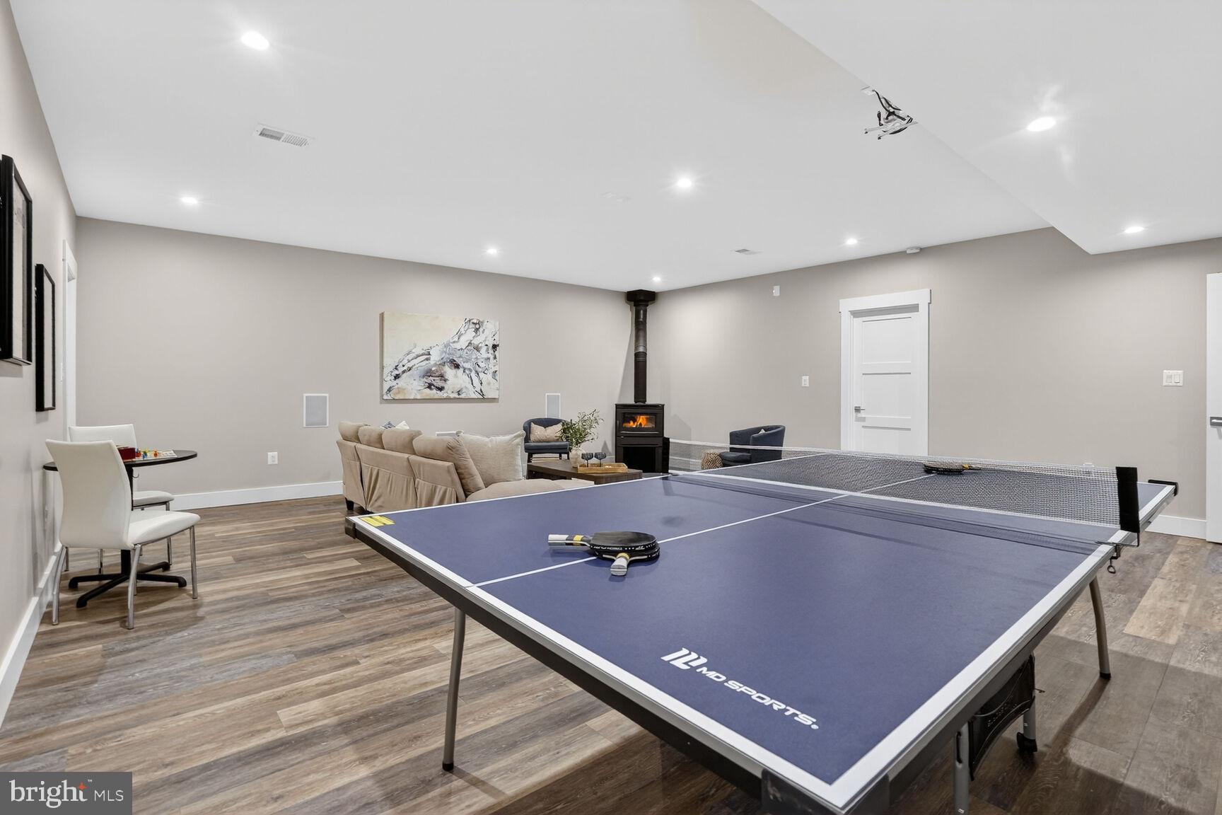 CRESCENT HILLS - Residential